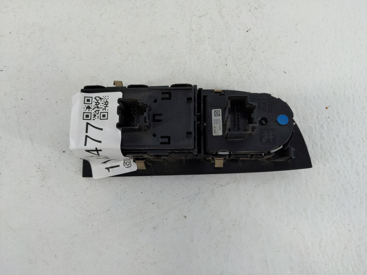 2017 Alfa Romeo Giulia Master Power Window Switch Replacement Driver Side Left P/N:01561494080 Fits OEM Used Auto Parts - Oe
