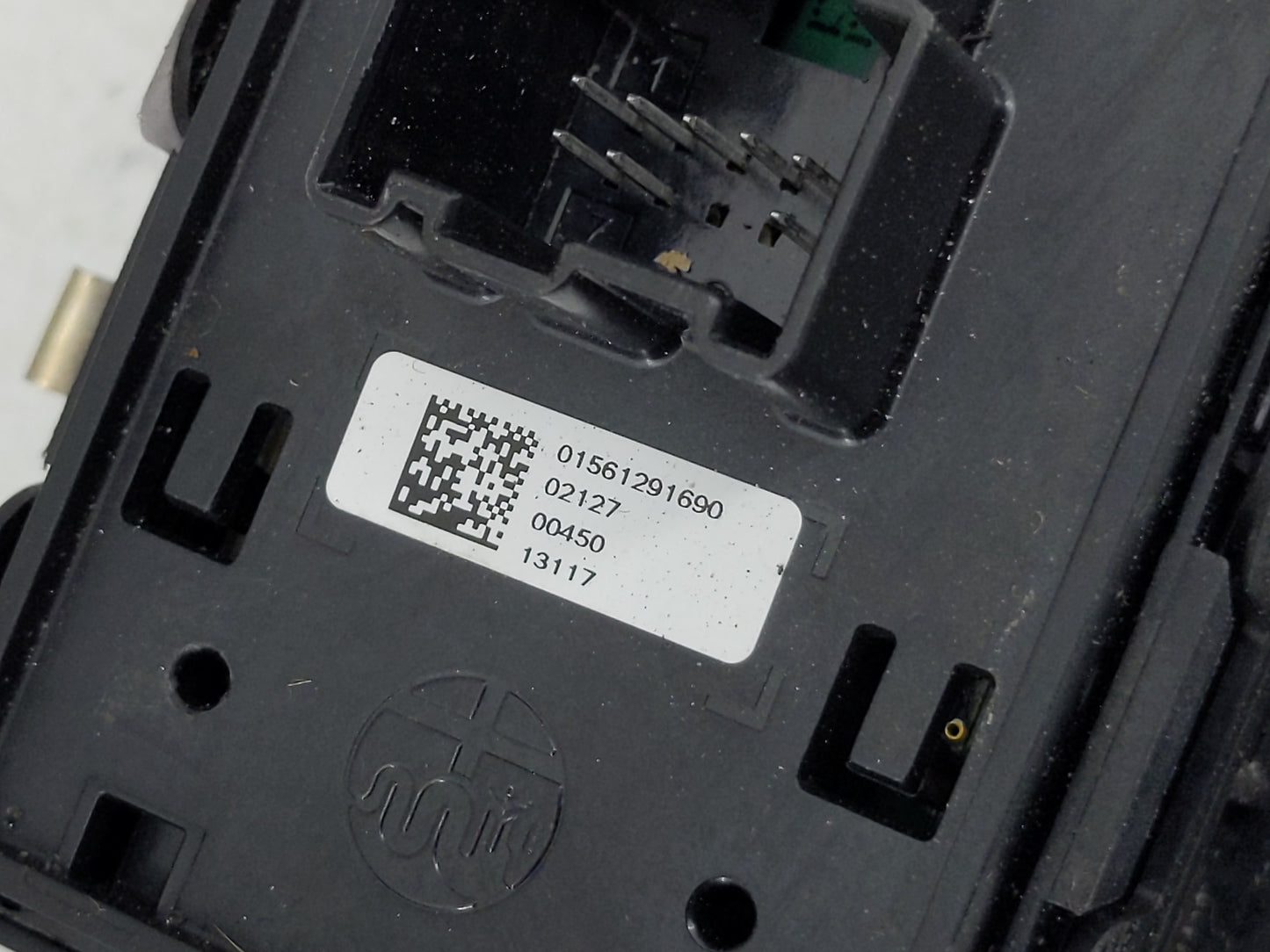 2019 Alfa Romeo Giulia Master Power Window Switch Replacement Driver Side Left P/N:01561291690 Fits OEM Used Auto Parts - Oe