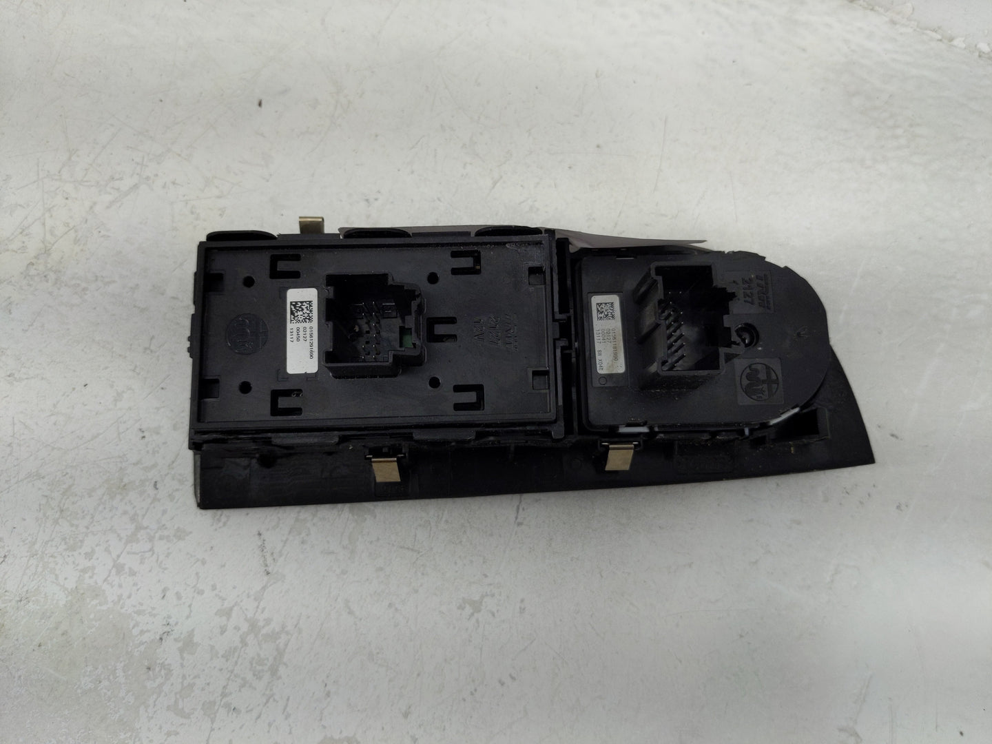 2019 Alfa Romeo Giulia Master Power Window Switch Replacement Driver Side Left P/N:01561291690 Fits OEM Used Auto Parts - Oe