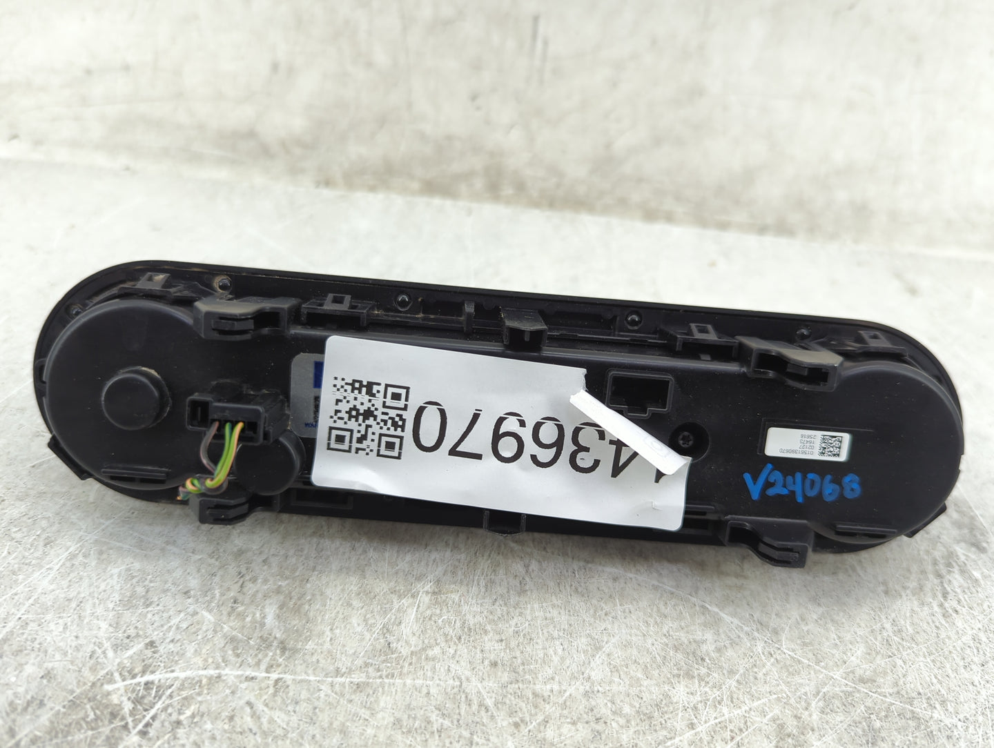 2017 Alfa Romeo Giulia Climate Control Module Temperature AC/Heater Replacement P/N:0156139067O Fits OEM Used Auto Parts - O