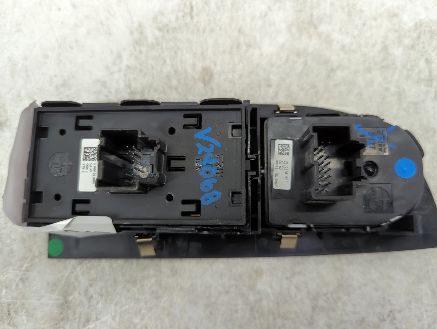 2019 Alfa Romeo Giulia Master Power Window Switch Replacement Driver Side Left P/N:01561291690 Fits OEM Used Auto Parts - Oe