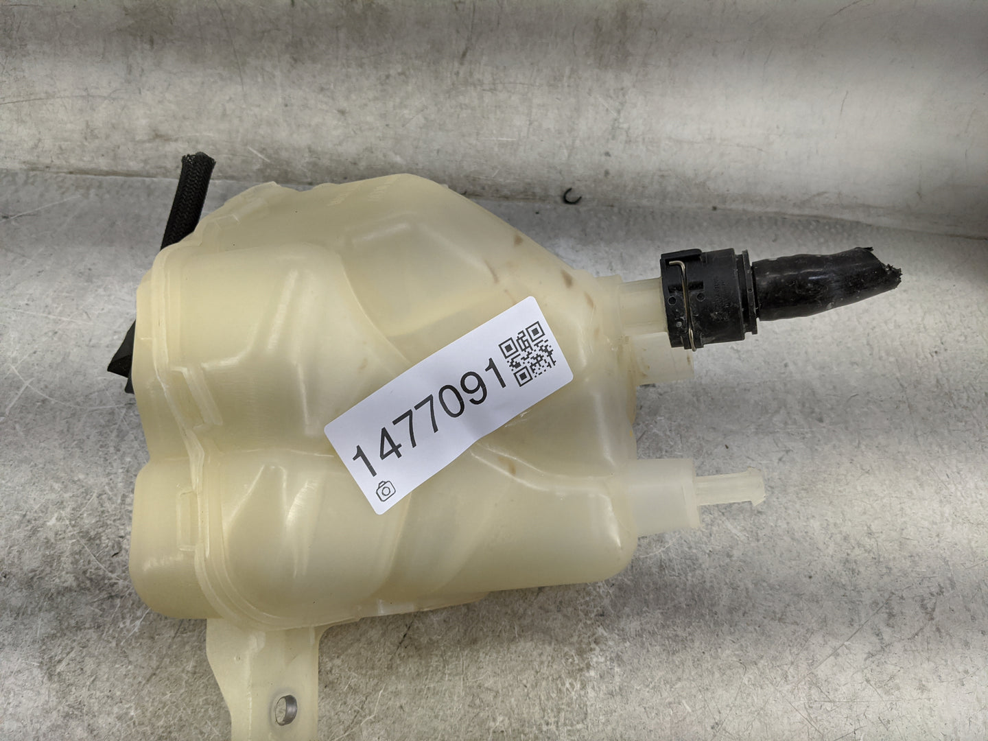 2019 Alfa Romeo Giulia Radiator Coolant Overflow Expansion Tank Bottle - Oemusedautoparts1.com