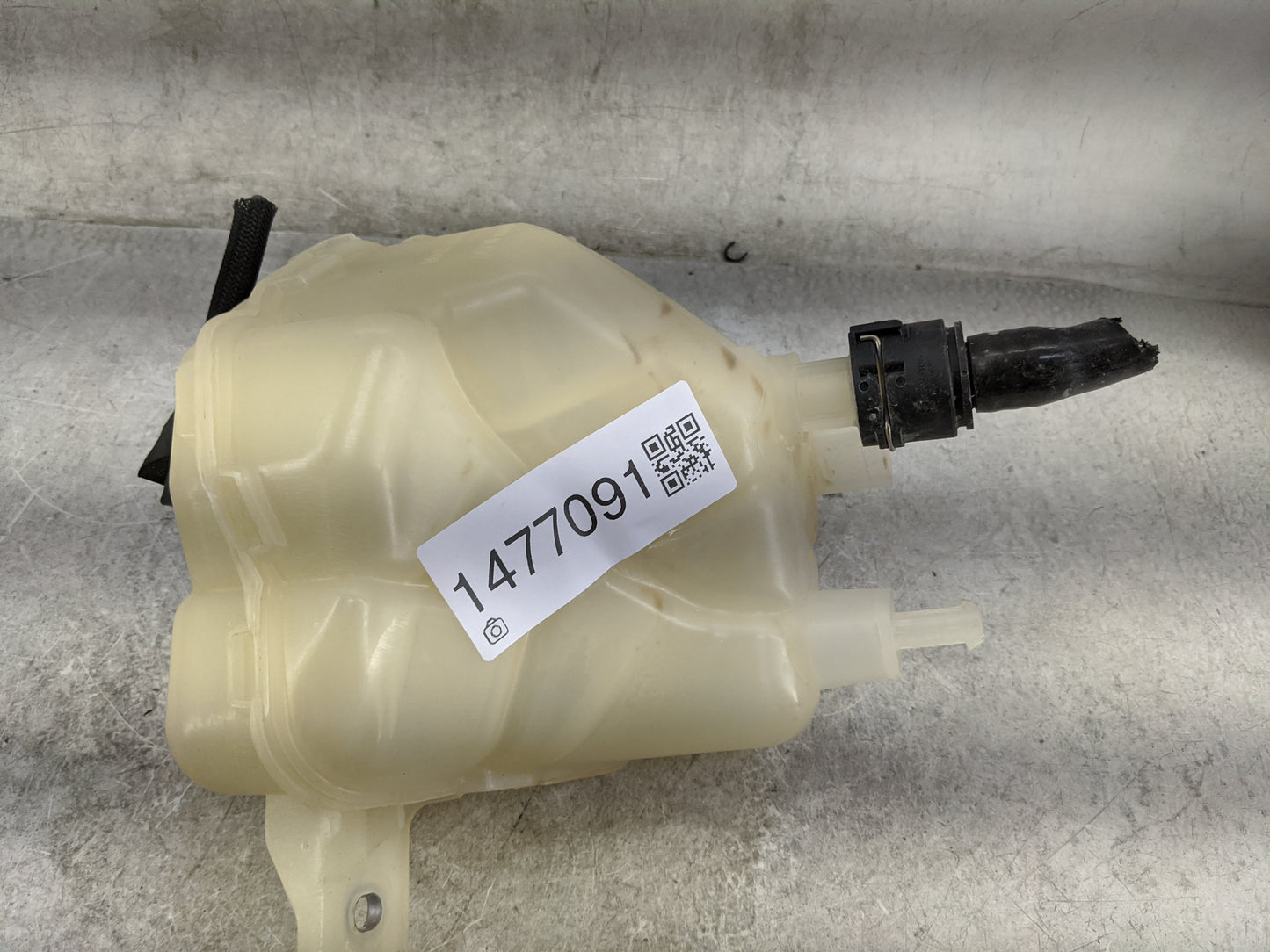 2019 Alfa Romeo Giulia Radiator Coolant Overflow Expansion Tank Bottle - Oemusedautoparts1.com