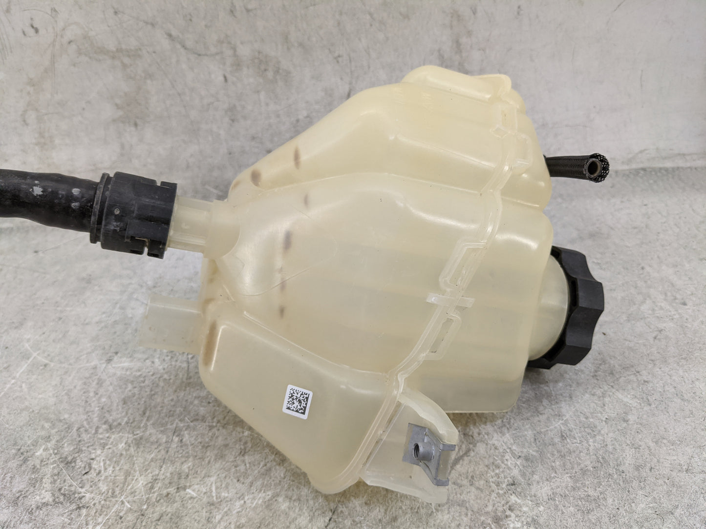 2019 Alfa Romeo Giulia Radiator Coolant Overflow Expansion Tank Bottle - Oemusedautoparts1.com