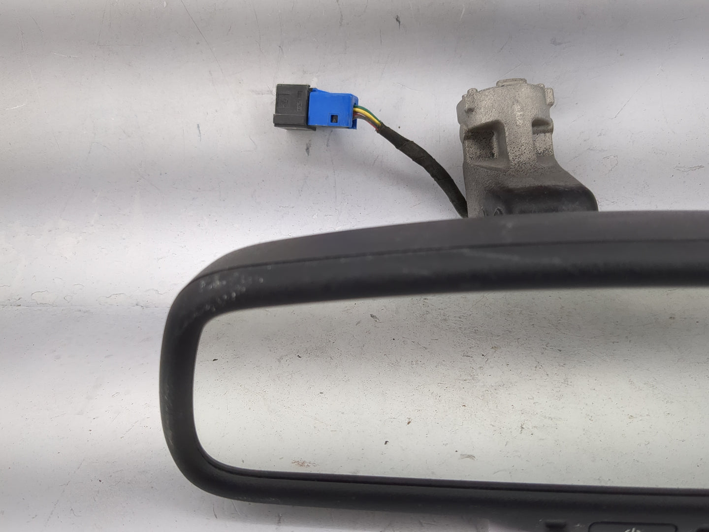 2017 Alfa Romeo Giulia Interior Rear View Mirror Replacement OEM P/N:038303 Fits OEM Used Auto Parts - Oemusedautoparts1.com