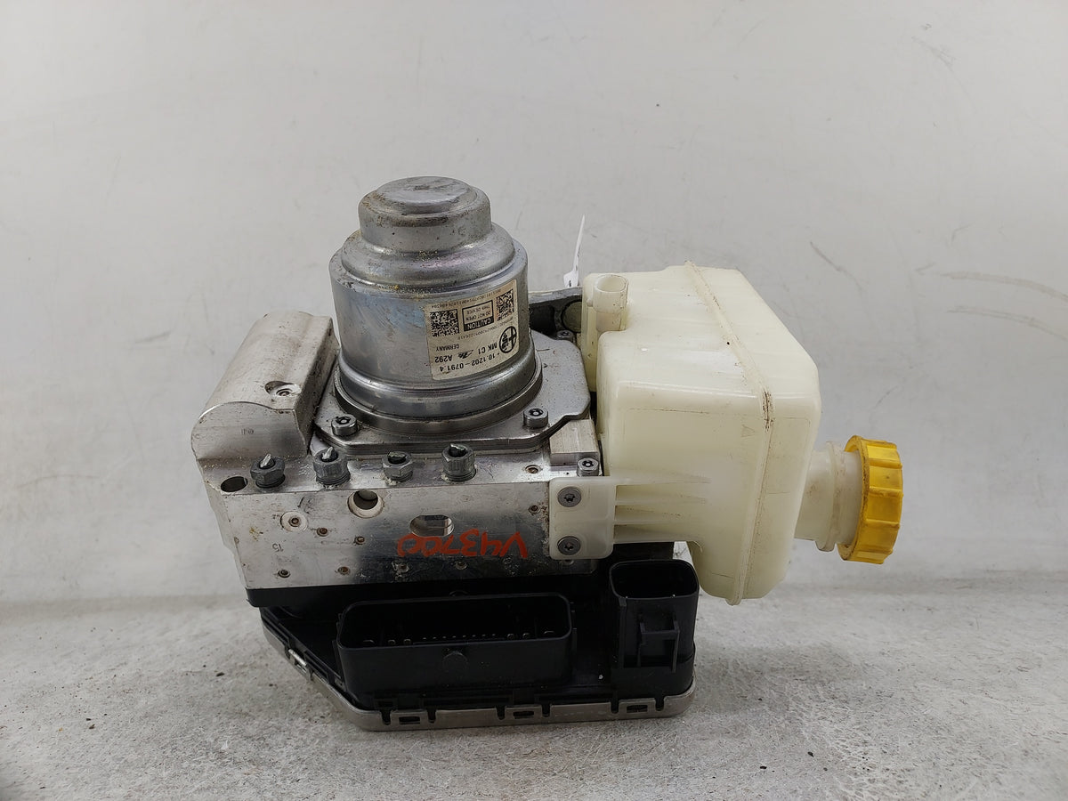2017 Alfa Romeo Giulia ABS Pump Control Module Replacement P/N:10.0964-2844.3 10.0627-3498.1, 61890400EB1, 28.5540-1060.3 Fi