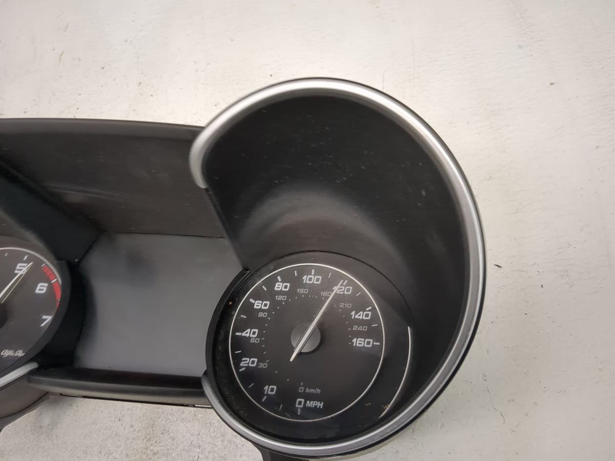 2017 Alfa Romeo Giulia Instrument Cluster Speedometer Gauges P/N:A3C0007540000 50559264, 10390623, D020.022.003 Miles:108K F