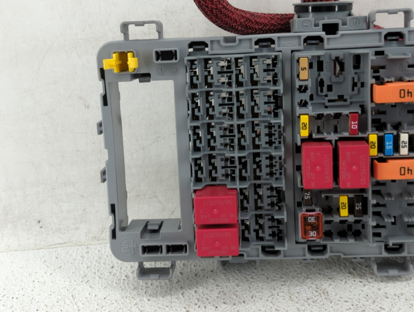 2017 Alfa Romeo Giulia Fusebox Fuse Box Panel Relay Module Fits OEM Used Auto Parts - Oemusedautoparts1.com