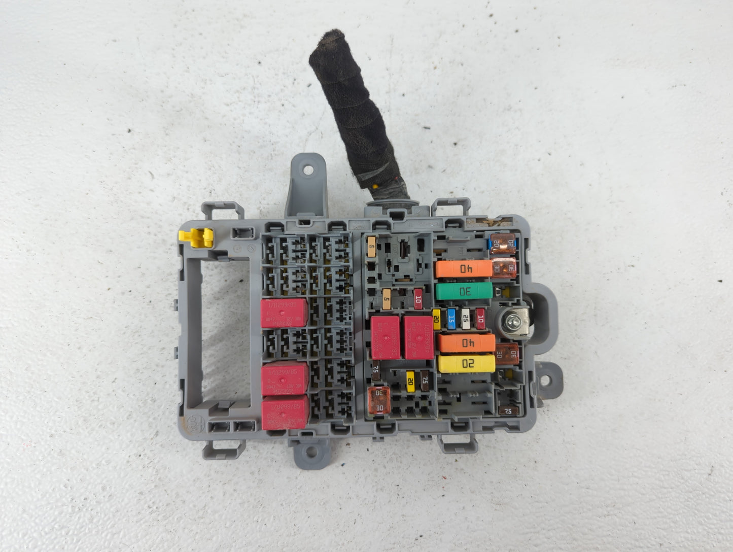 2019 Alfa Romeo Giulia Fusebox Fuse Box Panel Relay Module P/N:2321A Fits OEM Used Auto Parts - Oemusedautoparts1.com