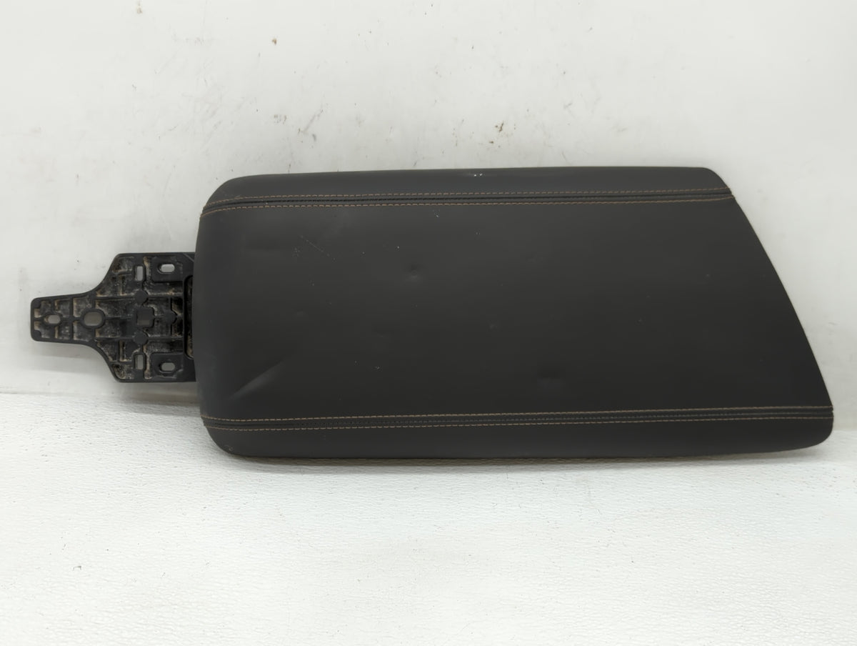 2019 Alfa Romeo Giulia Center Console Armrest Cover Lid Black 595646 - Oemusedautoparts1.com