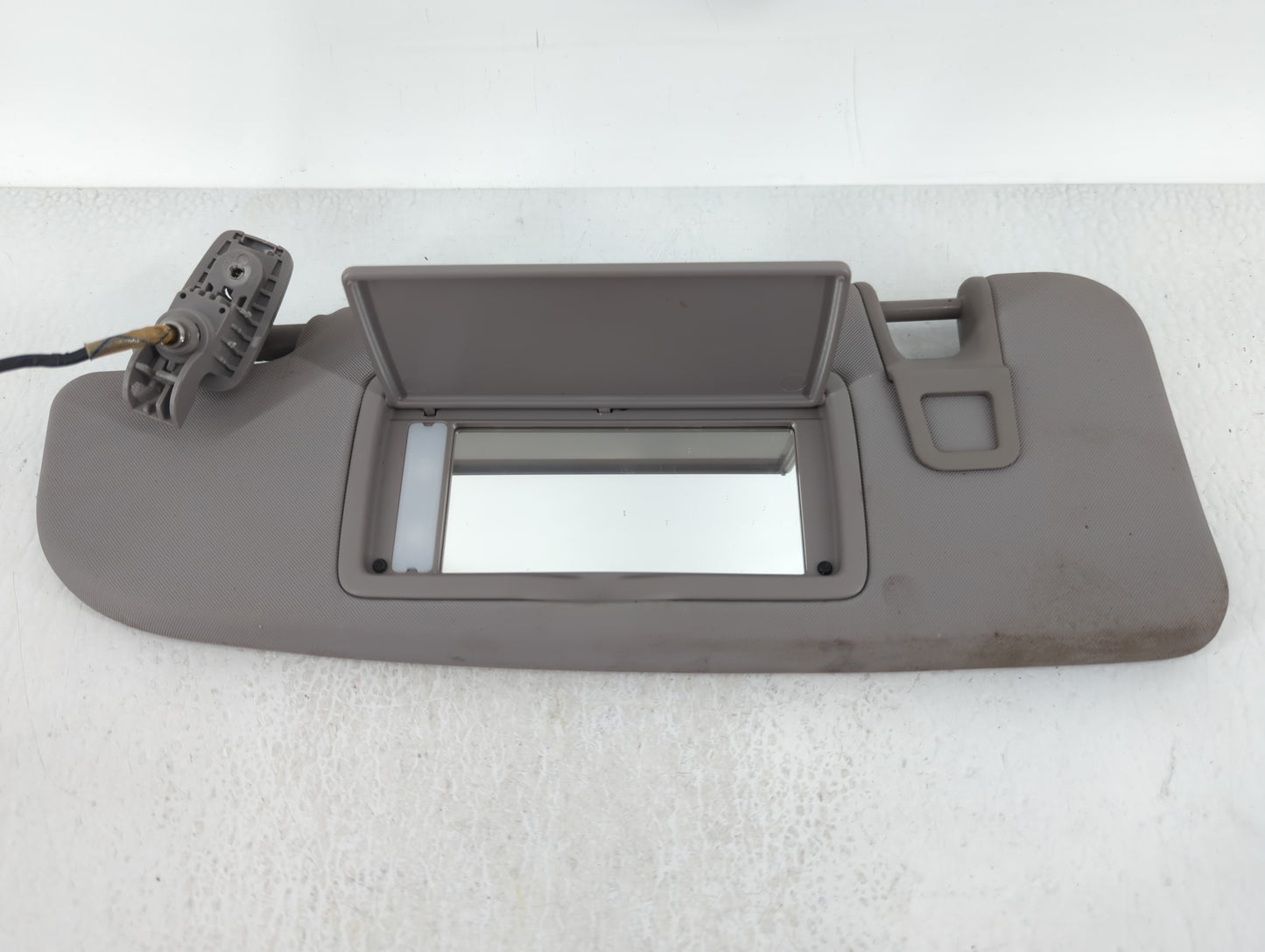 2017 Alfa Romeo Giulia Sun Visor Shade Replacement Driver Left Mirror Fits OEM Used Auto Parts - Oemusedautoparts1.com