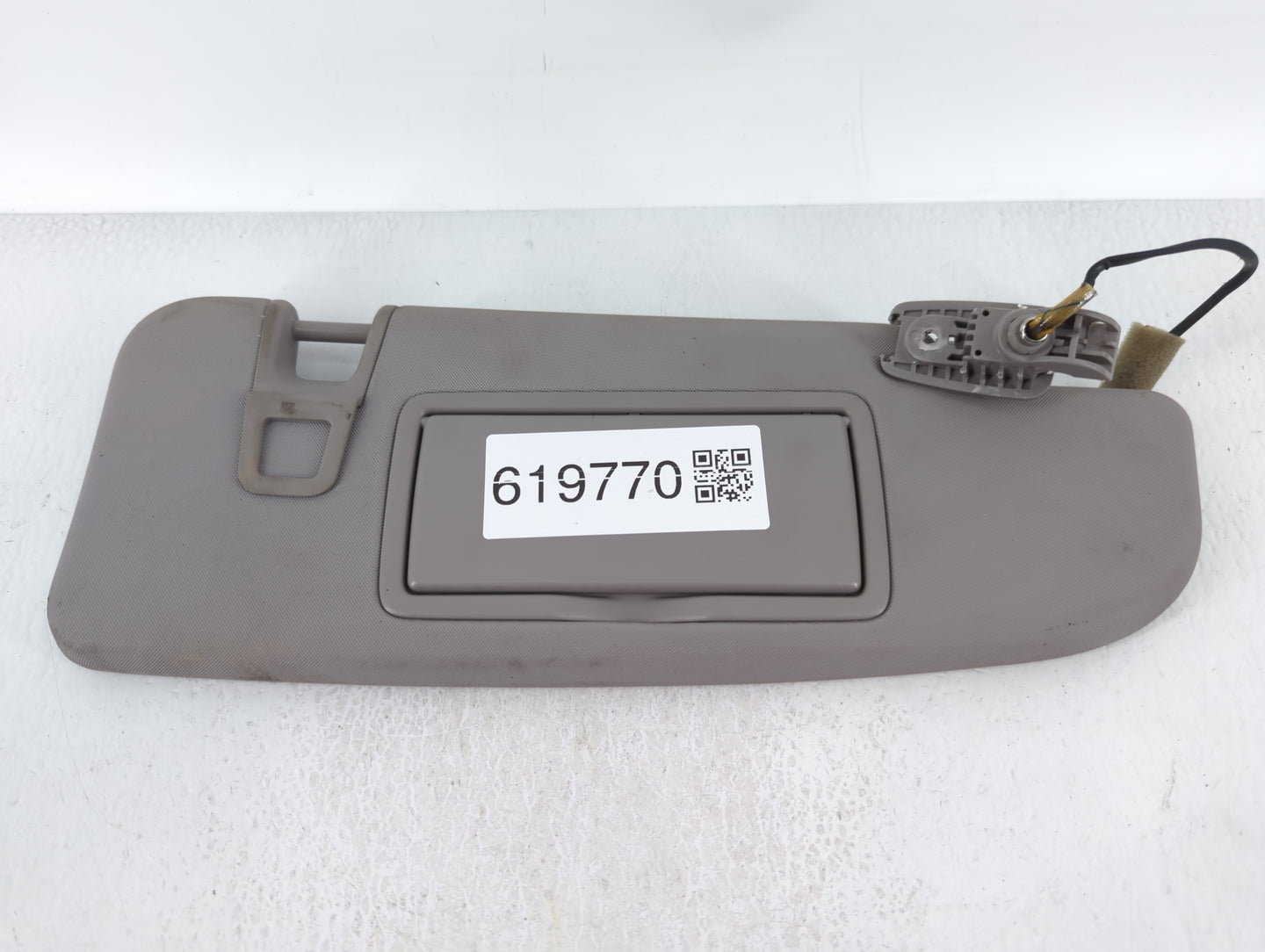 2017 Alfa Romeo Giulia Sun Visor Shade Replacement Passenger Right Mirror Fits OEM Used Auto Parts - Oemusedautoparts1.com