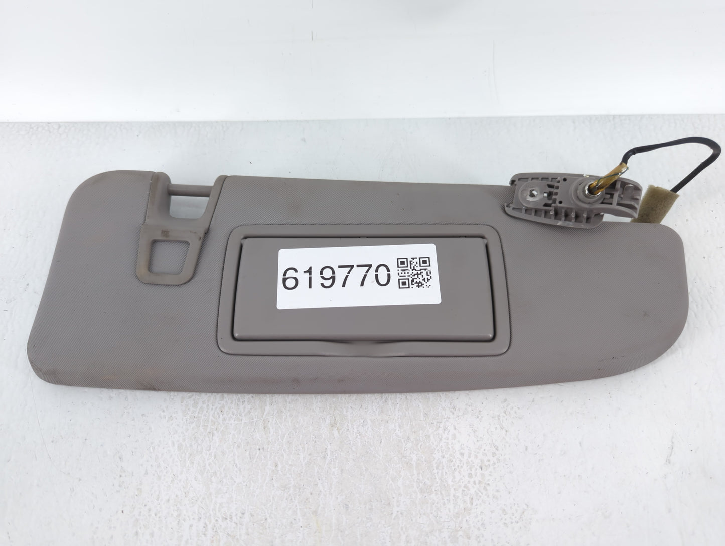 2017 Alfa Romeo Giulia Sun Visor Shade Replacement Passenger Right Mirror Fits OEM Used Auto Parts - Oemusedautoparts1.com