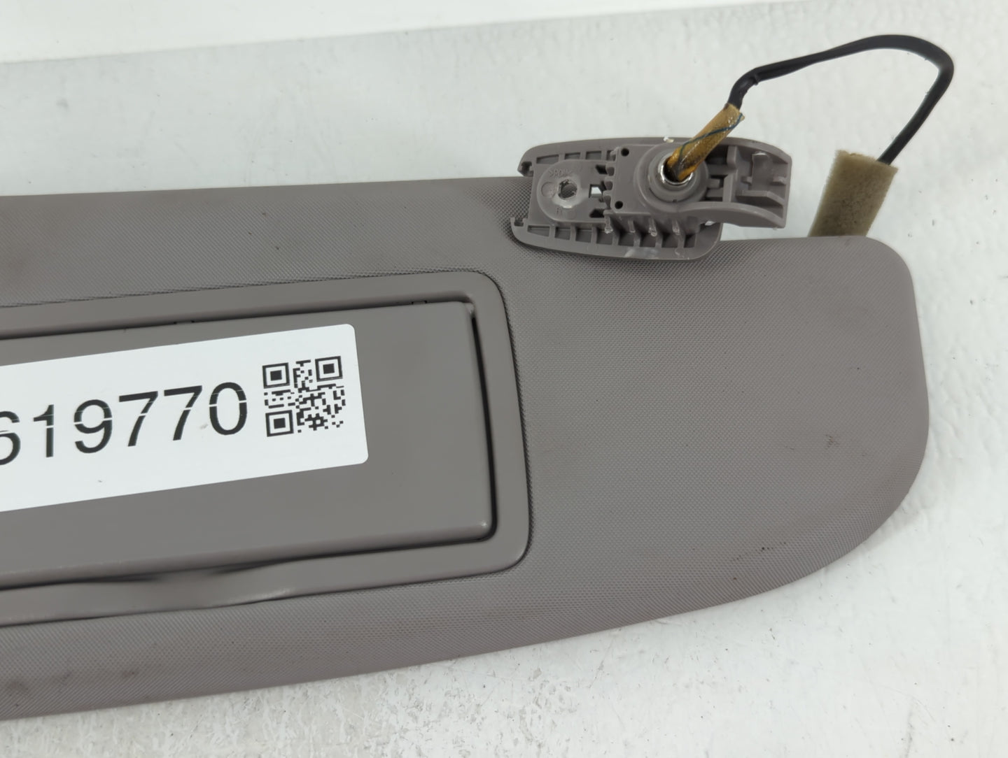 2017 Alfa Romeo Giulia Sun Visor Shade Replacement Passenger Right Mirror Fits OEM Used Auto Parts - Oemusedautoparts1.com