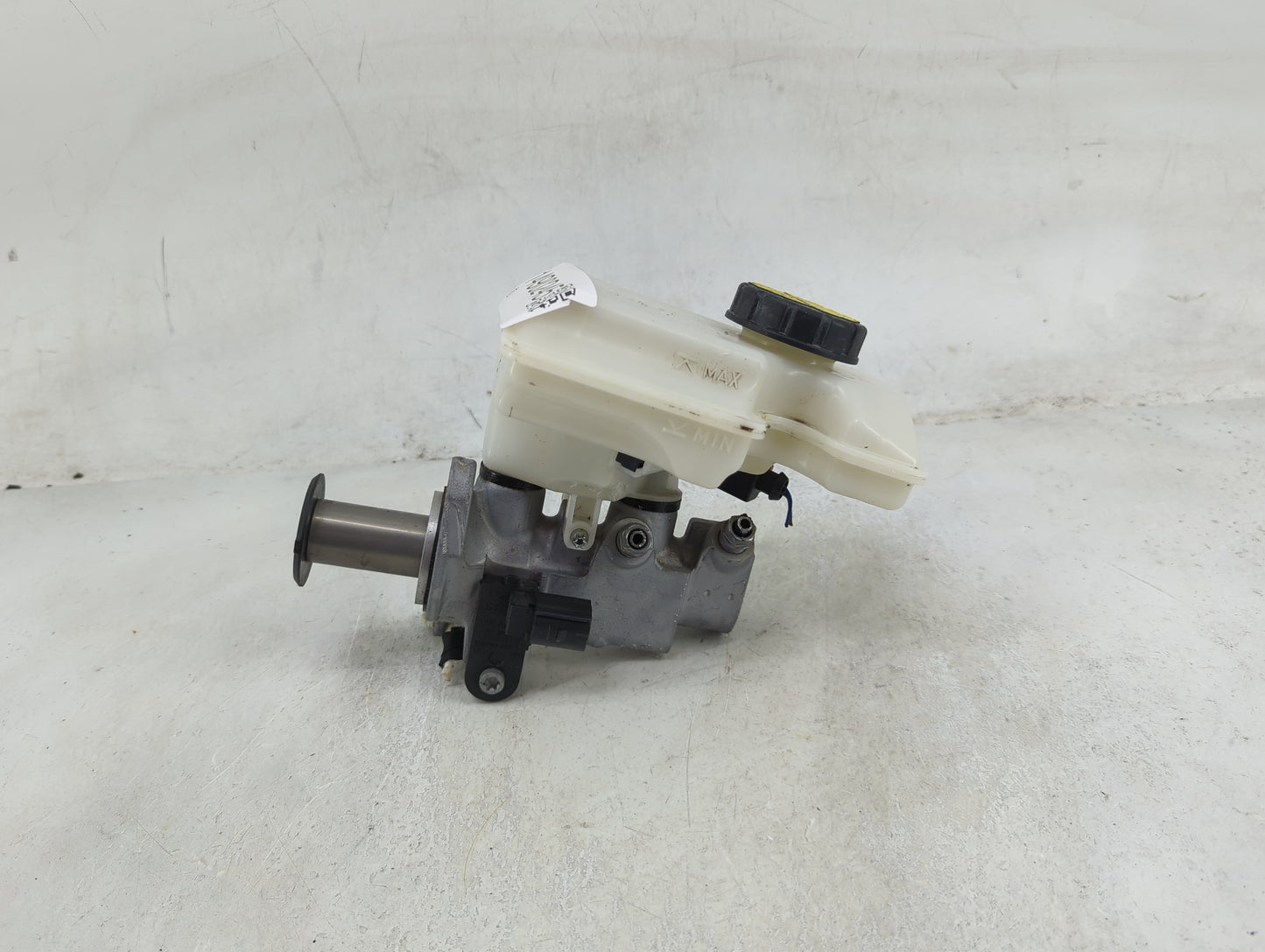 2019 Alfa Romeo Stelvio Brake Master Cylinder - Oemusedautoparts1.com