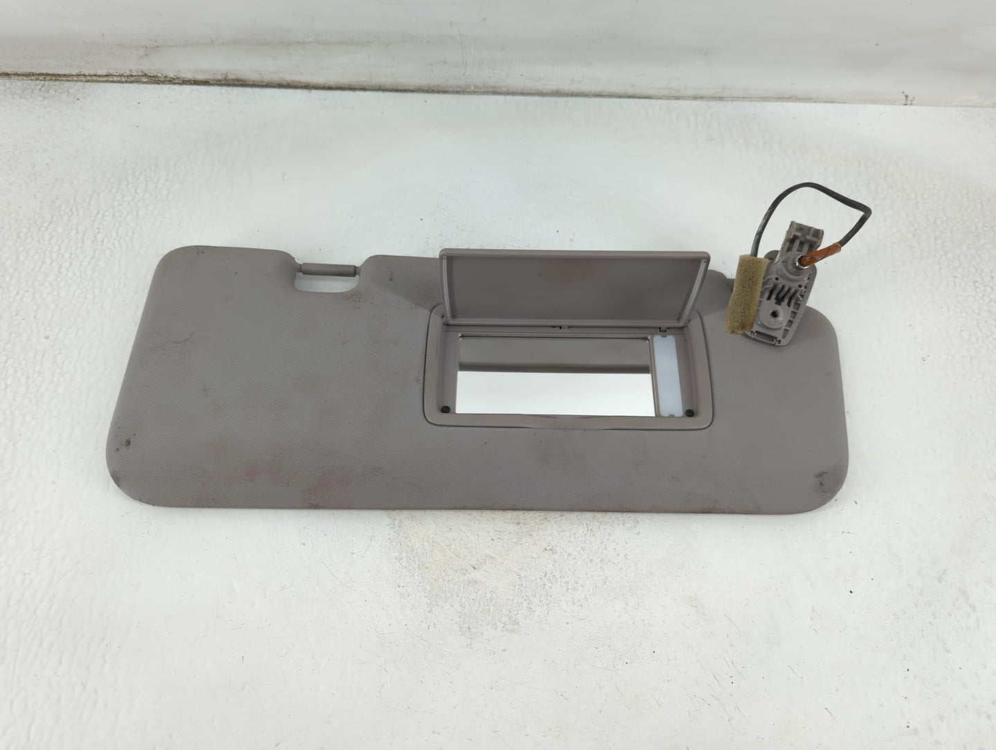 2019 Alfa Romeo Stelvio Sun Visor Shade Replacement Passenger Right Mirror Fits OEM Used Auto Parts - Oemusedautoparts1.com