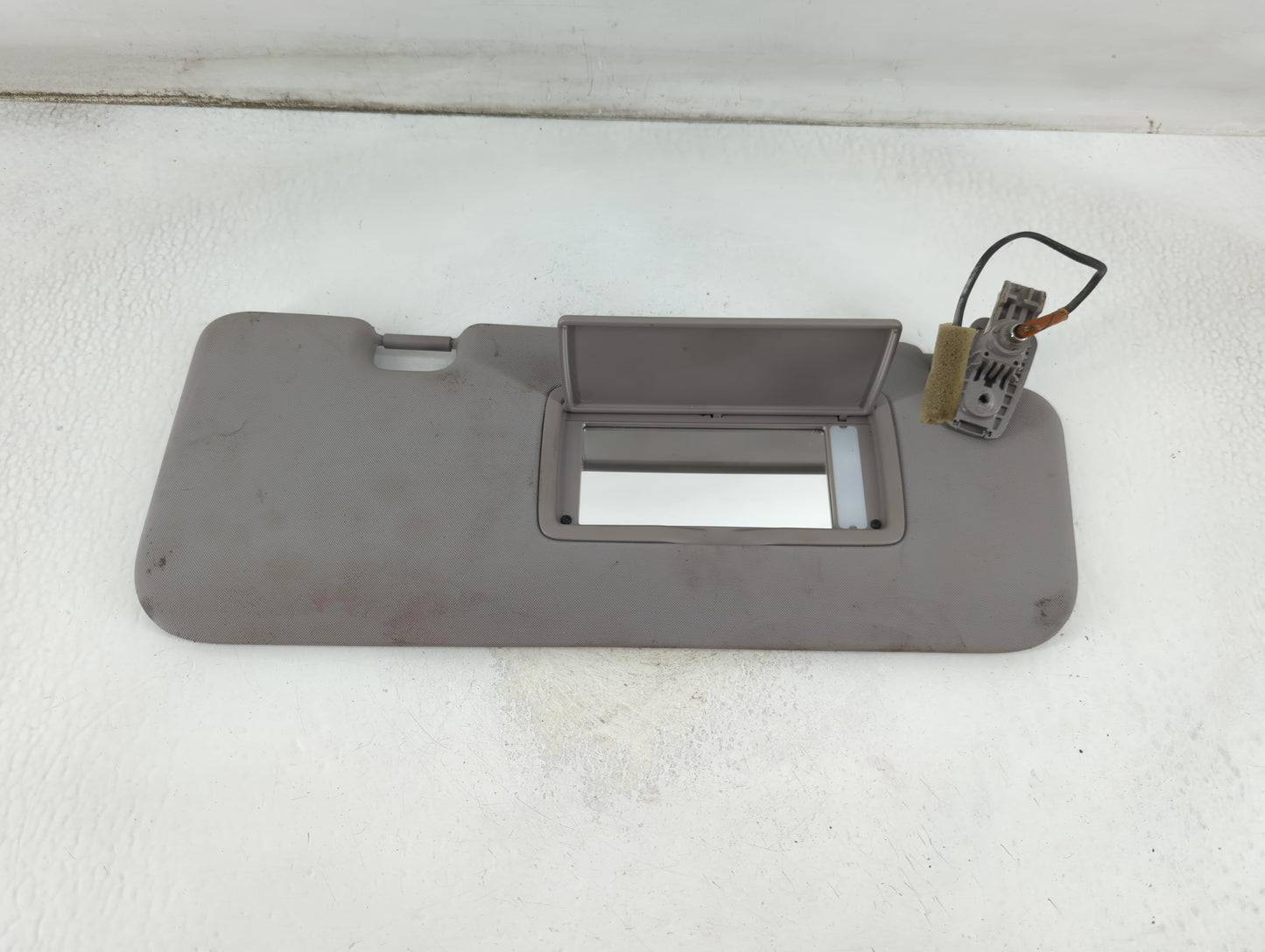 2019 Alfa Romeo Stelvio Sun Visor Shade Replacement Passenger Right Mirror Fits OEM Used Auto Parts - Oemusedautoparts1.com