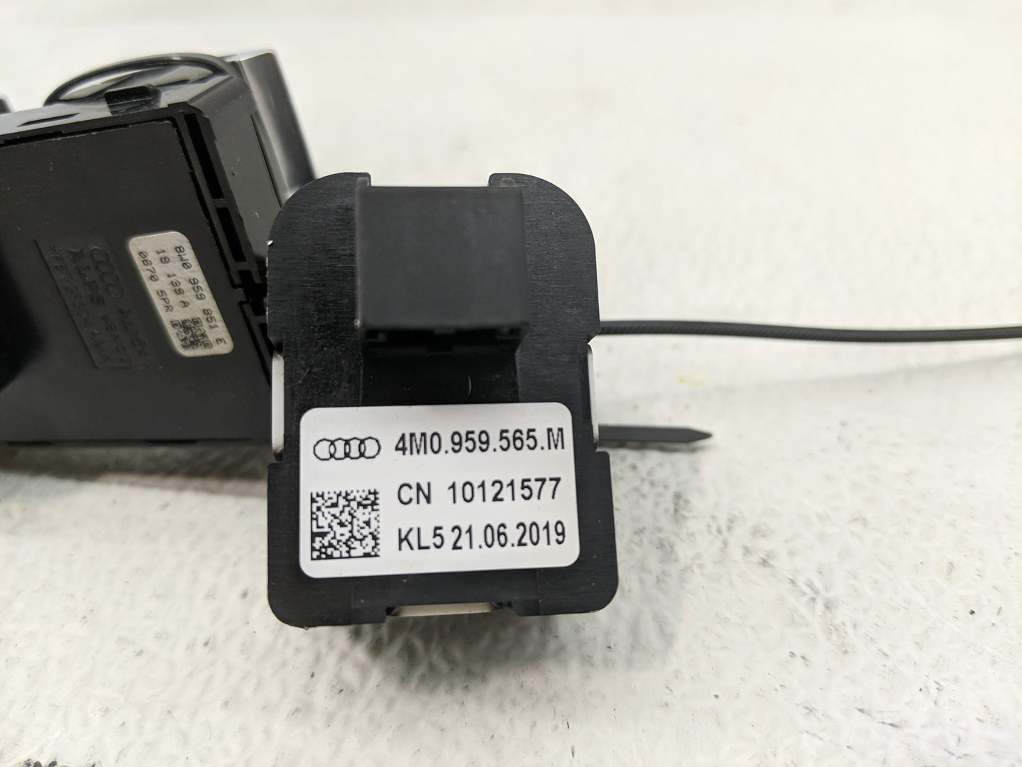 2017-2019 Audi A4 Master Power Window Switch Replacement Driver Side Left P/N:10121577 Fits Fits 2017 2018 2019 OEM Used Aut