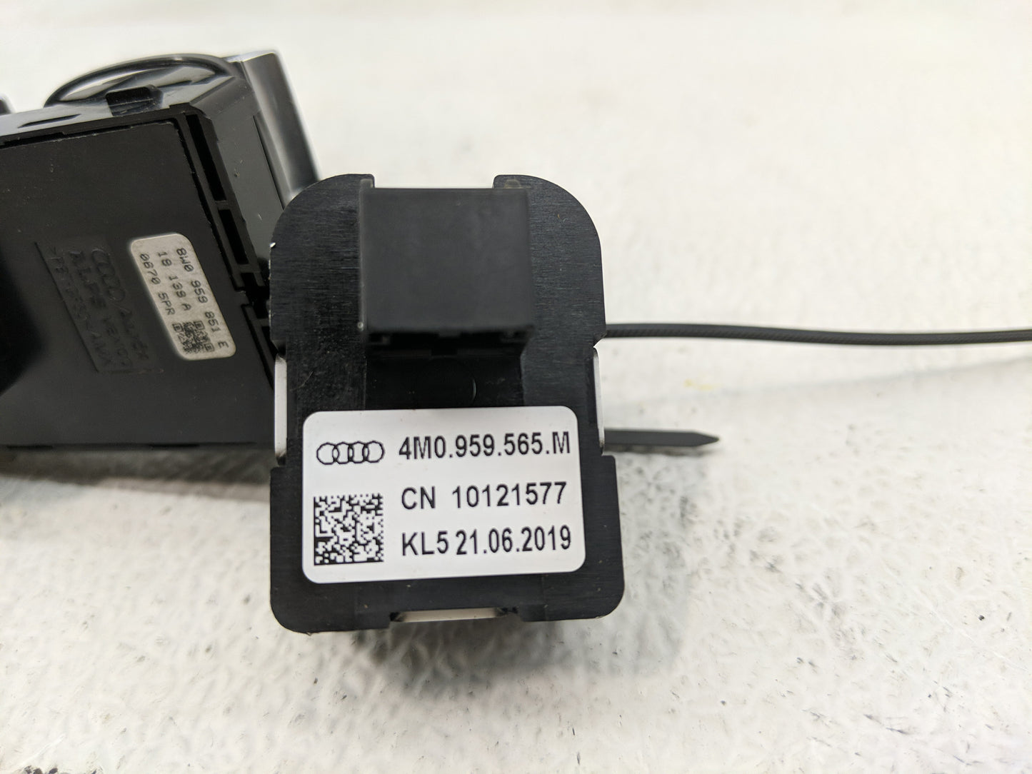 2017-2019 Audi A4 Master Power Window Switch Replacement Driver Side Left P/N:10121577 Fits Fits 2017 2018 2019 OEM Used Aut