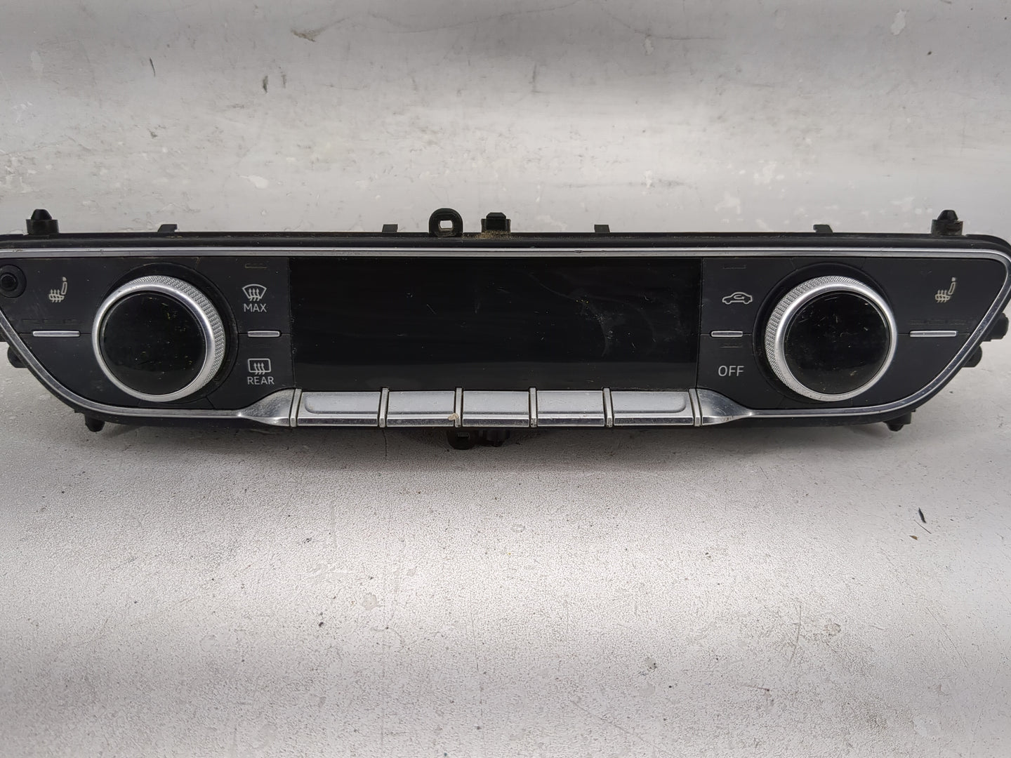 2017-2019 Audi A4 Climate Control Module Temperature AC/Heater Replacement P/N:8W0820043T 5HB01347921 Fits OEM Used Auto Par