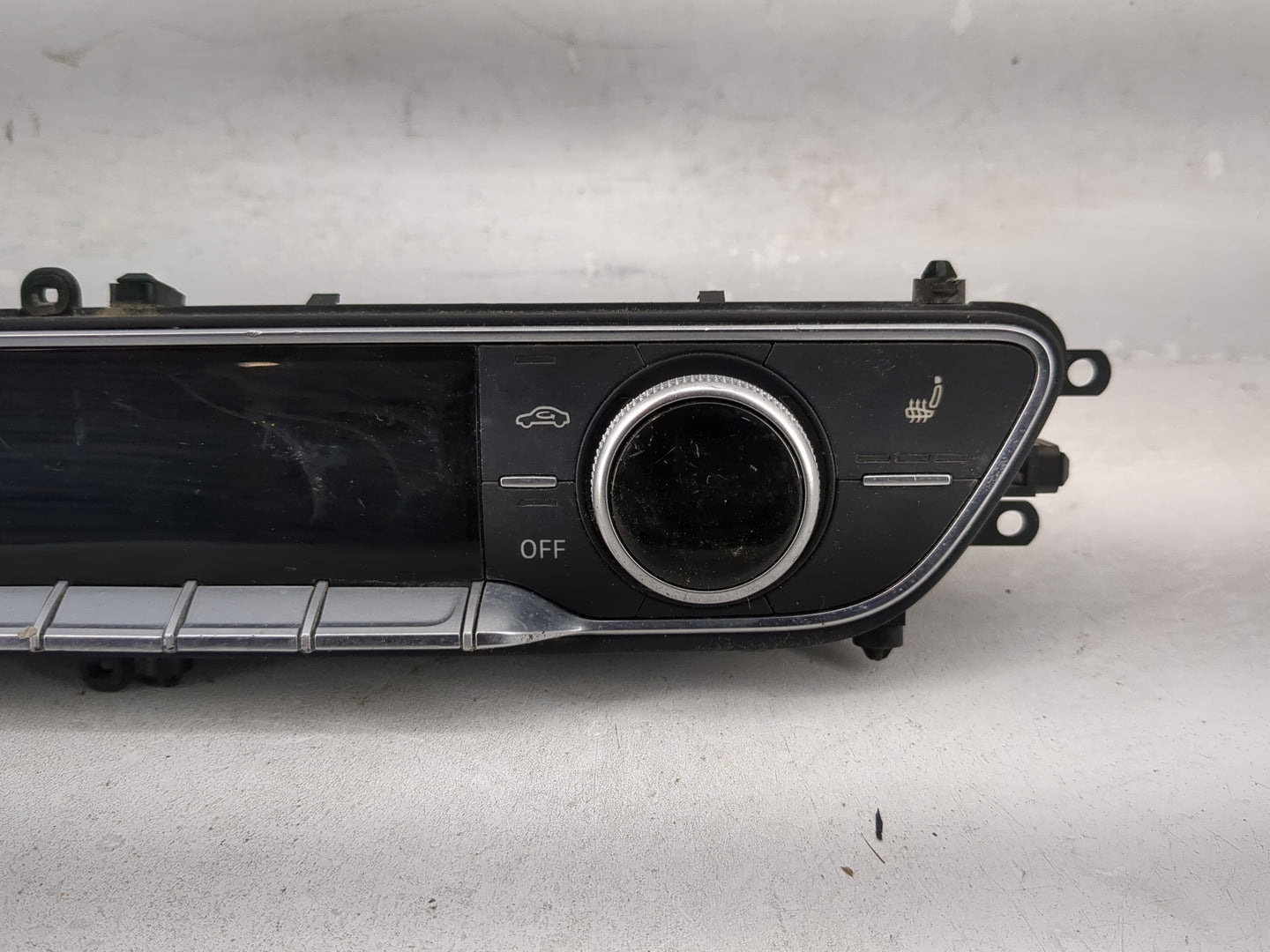 2017-2019 Audi A4 Climate Control Module Temperature AC/Heater Replacement P/N:8W0820043T 5HB01347921 Fits OEM Used Auto Par