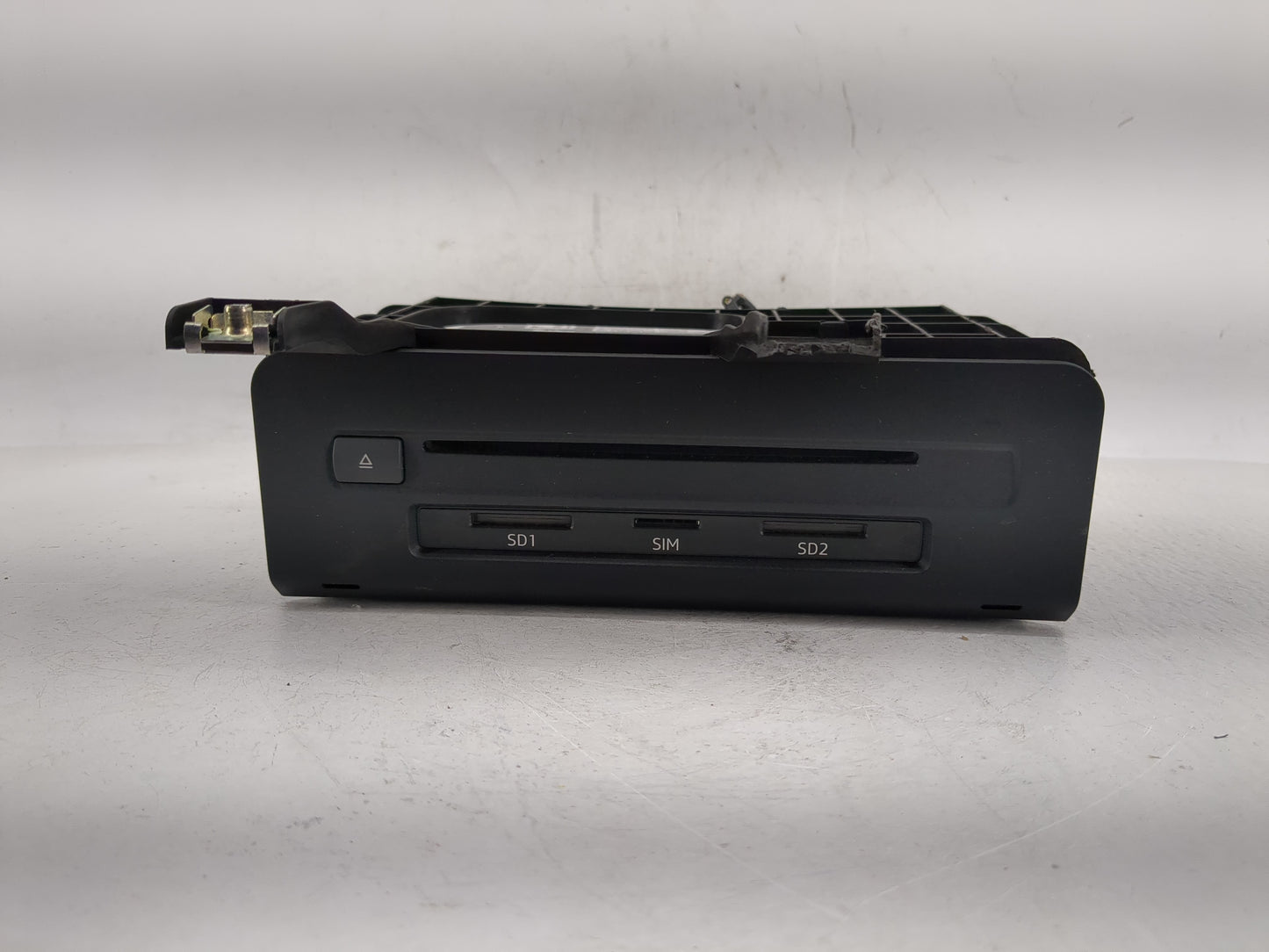 2019 Audi A5 Radio AM FM Cd Player Receiver Replacement P/N:8W5 035 880 C Fits OEM Used Auto Parts - Oemusedautoparts1.com