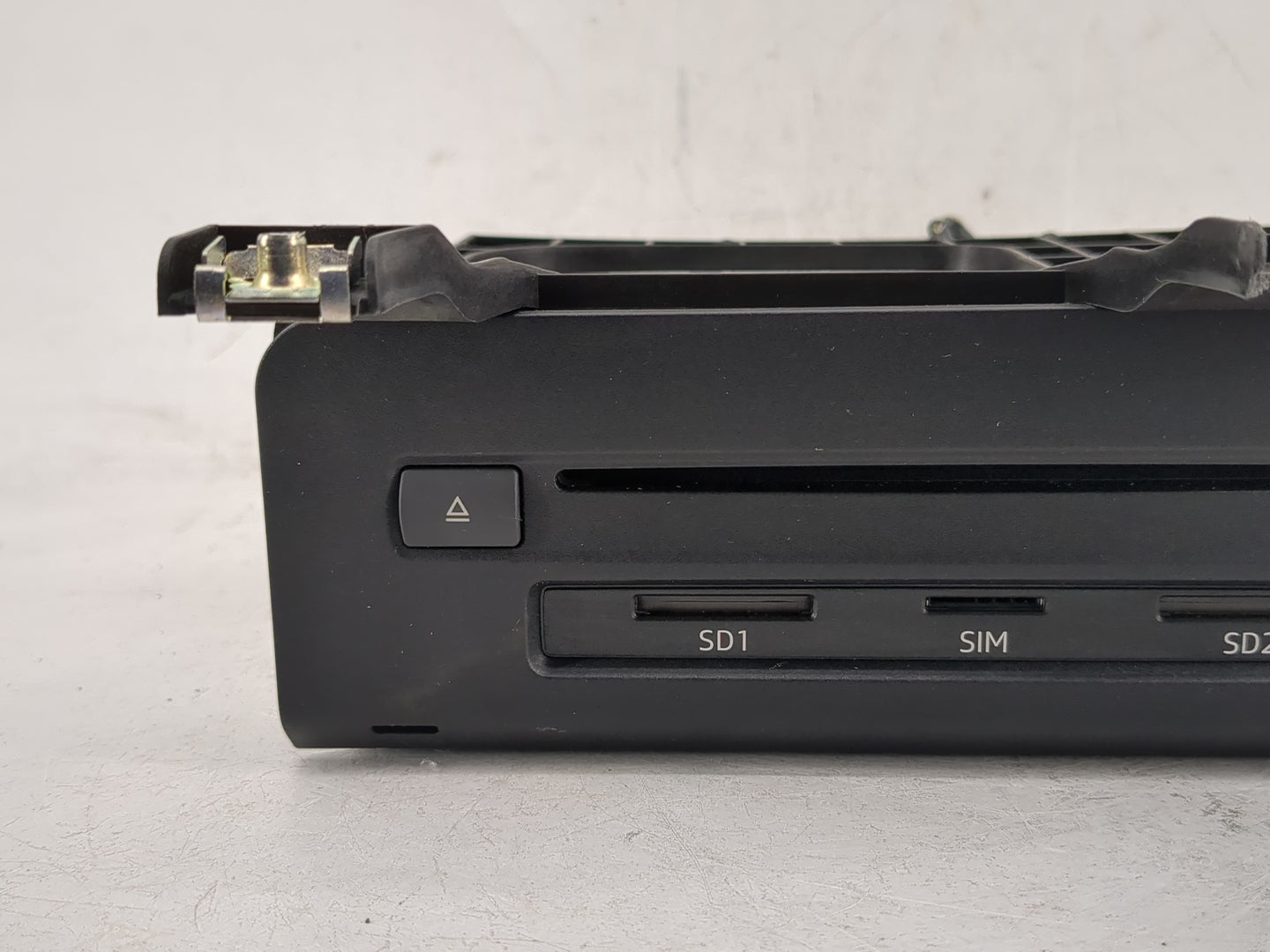 2019 Audi A5 Radio AM FM Cd Player Receiver Replacement P/N:8W5 035 880 C Fits OEM Used Auto Parts - Oemusedautoparts1.com