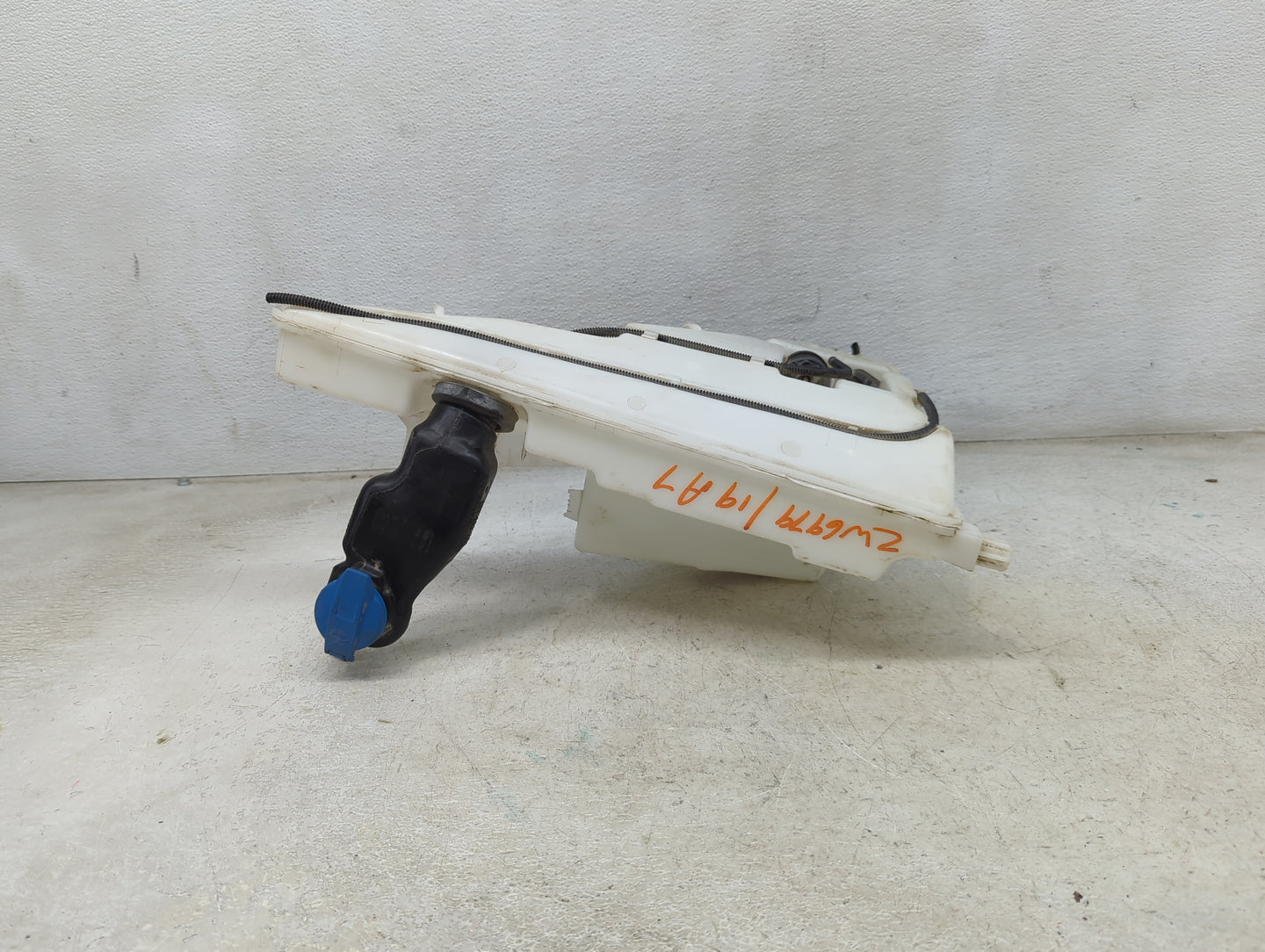 2019 Audi A7 Windshield Washer Fluid Reservoir Bottle Oem - Oemusedautoparts1.com