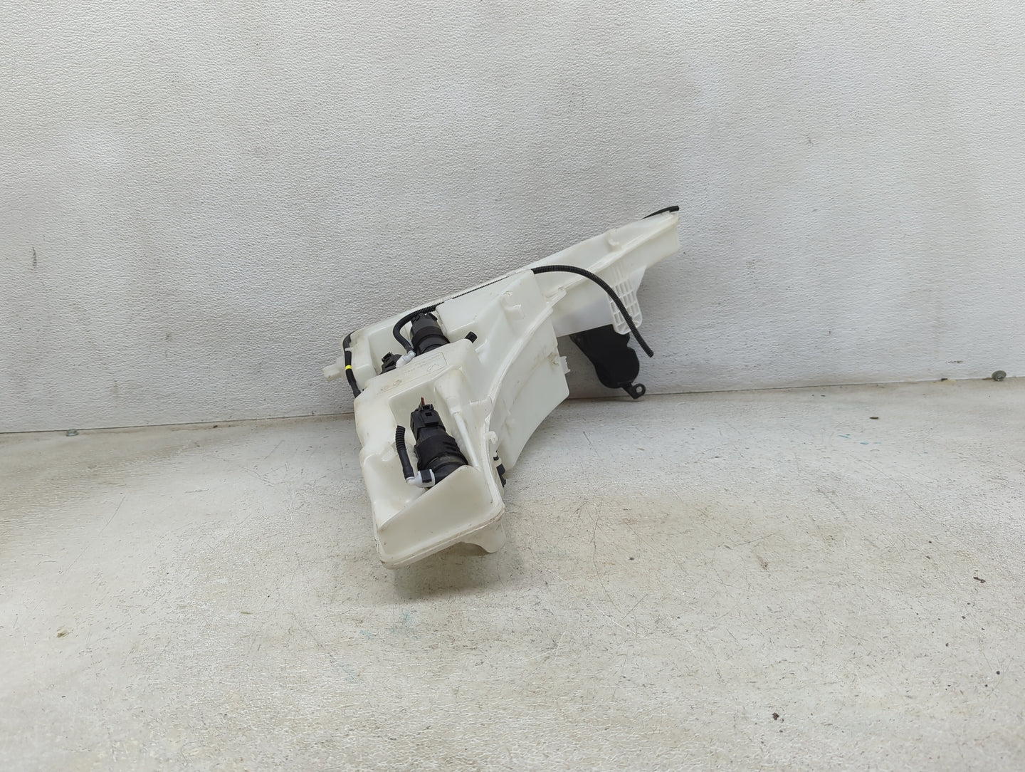 2019 Audi A7 Windshield Washer Fluid Reservoir Bottle Oem - Oemusedautoparts1.com