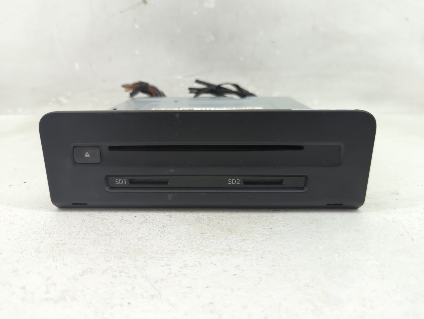 2019 Audi Q5 Radio AM FM Cd Player Receiver Replacement P/N:8W0 035 652 J Fits OEM Used Auto Parts - Oemusedautoparts1.com