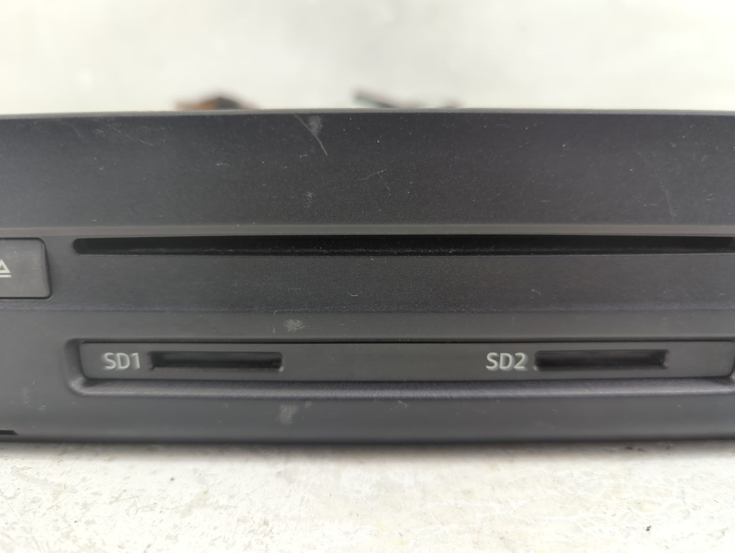 2019 Audi Q5 Radio AM FM Cd Player Receiver Replacement P/N:8W0 035 652 J Fits OEM Used Auto Parts - Oemusedautoparts1.com