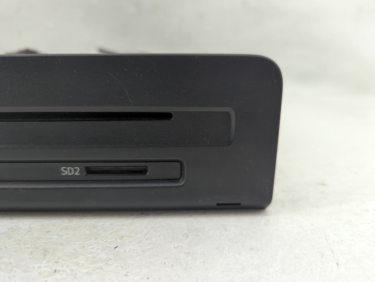 2019 Audi Q5 Radio AM FM Cd Player Receiver Replacement P/N:8W0 035 652 J OEM Used Auto Parts - Oemusedautoparts1.com