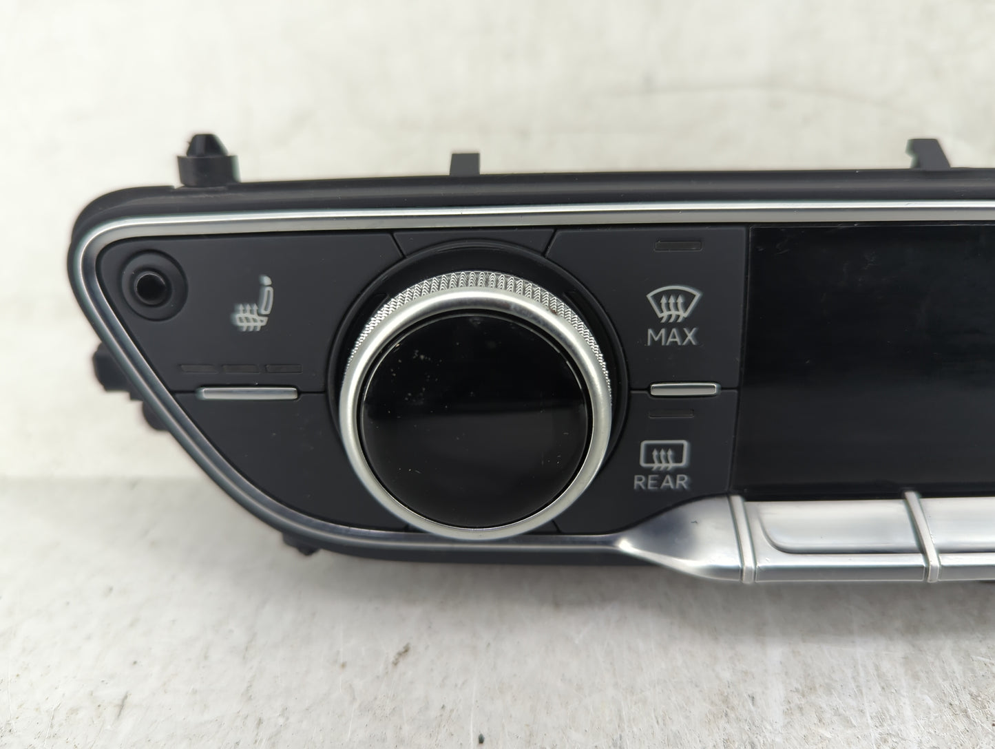 2018-2020 Audi Q5 Climate Control Module Temperature AC/Heater Replacement P/N:80A820043N Fits Fits 2017 2018 2019 2020 OEM 