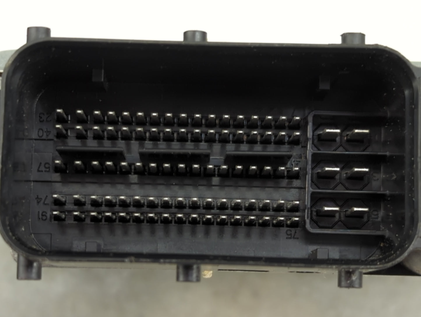 2018-2020 Audi Q5 PCM Engine Control Computer ECU ECM PCU OEM P/N:06L 907 425 C Fits Fits 2018 2019 2020 OEM Used Auto Parts