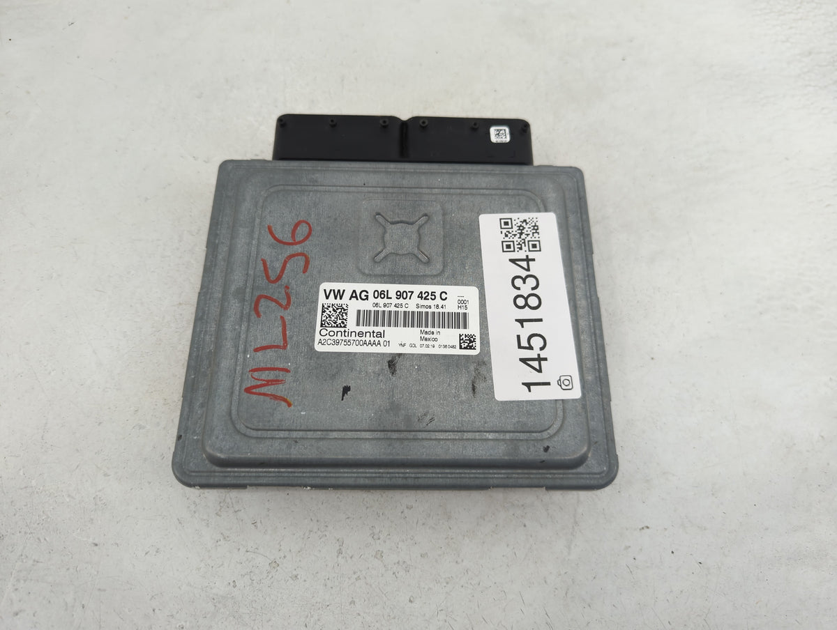 2018-2020 Audi Q5 PCM Engine Control Computer ECU ECM PCU OEM P/N:06L 907 425 C Fits 2018 2019 2020 OEM Used Auto Parts - Oe