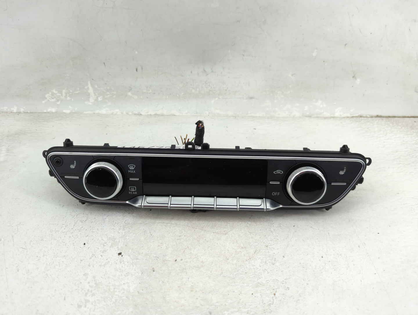 2018-2020 Audi Q5 Climate Control Module Temperature AC/Heater Replacement P/N:80A820043N Fits Fits 2017 2018 2019 2020 OEM 