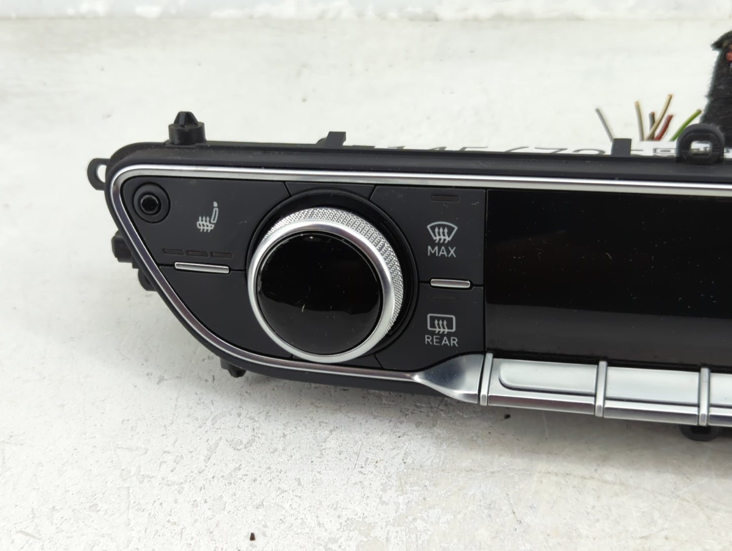 2018-2020 Audi Q5 Climate Control Module Temperature AC/Heater Replacement P/N:80A820043N Fits Fits 2017 2018 2019 2020 OEM 