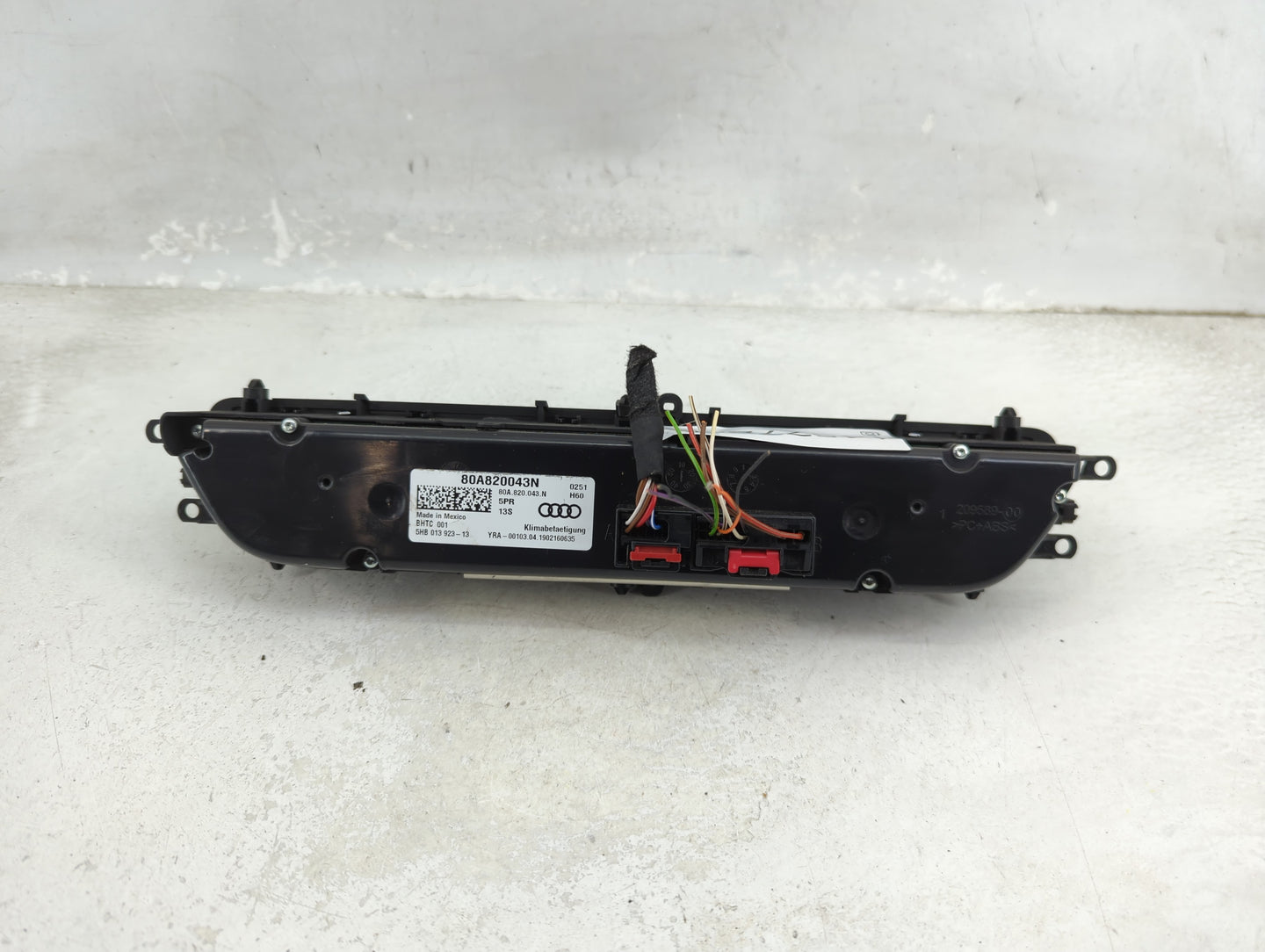 2018-2020 Audi Q5 Climate Control Module Temperature AC/Heater Replacement P/N:80A820043N Fits Fits 2017 2018 2019 2020 OEM 