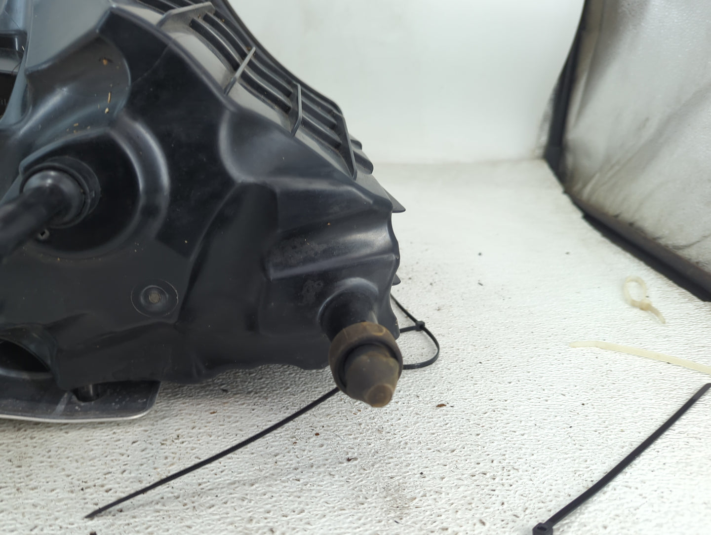 2018-2019 Audi Q5 Air Cleaner Intake-duct Hose Tube 1493466 - Oemusedautoparts1.com