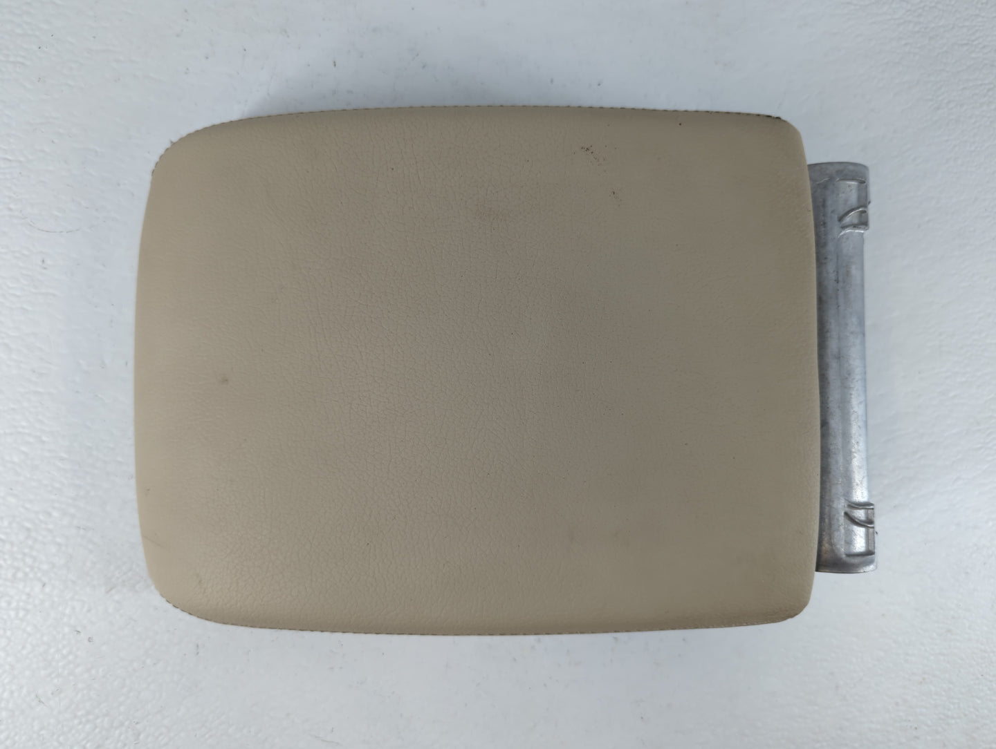 2018-2021 Audi Q5 Center Console Armrest Cover Lid P/N:1314414 Fits Fits 2018 2019 2020 2021 OEM Used Auto Parts - Oemusedau
