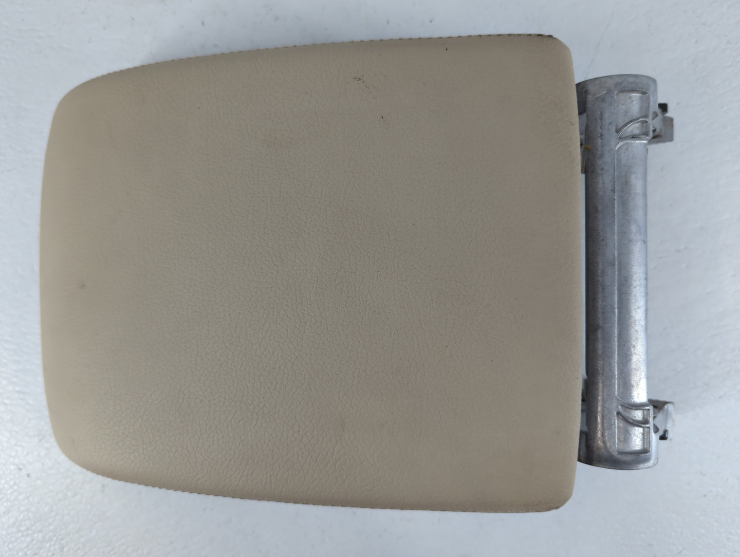 2018-2021 Audi Q5 Center Console Armrest Cover Lid P/N:1314414 Fits Fits 2018 2019 2020 2021 OEM Used Auto Parts - Oemusedau