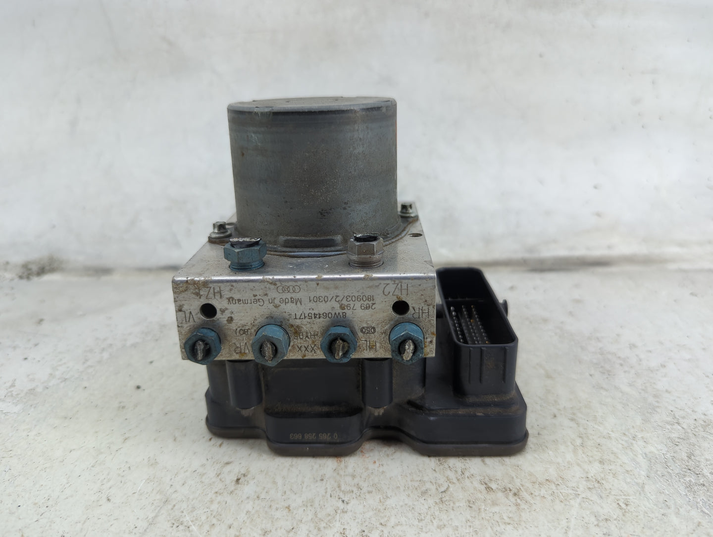 2019 Audi S4 ABS Pump Control Module Replacement P/N:8W0907379Q 8W0907379J, 8W0614517T, 0265956658, 0265256663 Fits OEM Used