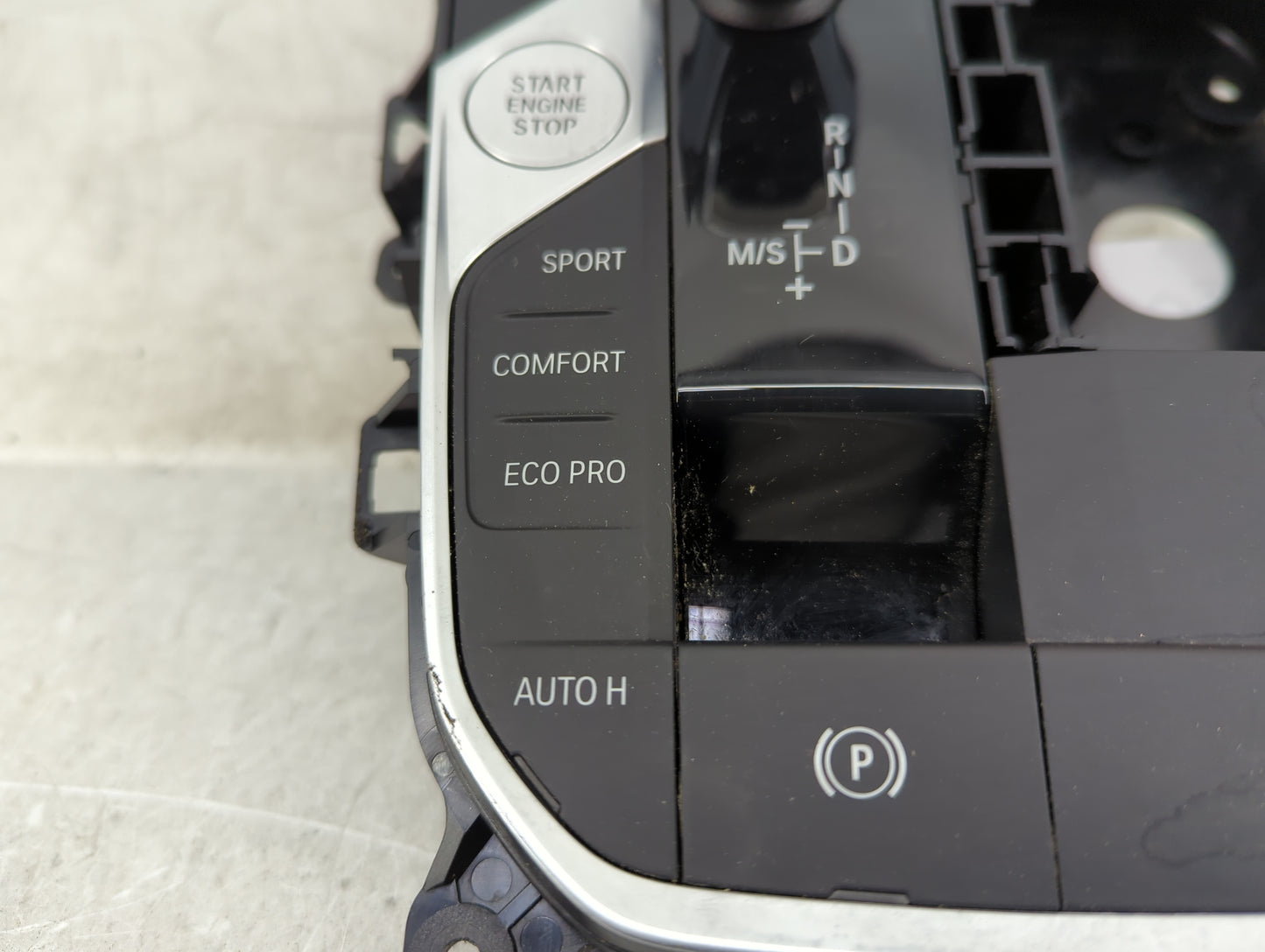 2019 Bmw 330i Floor Console Assembly Shifter - Oemusedautoparts1.com