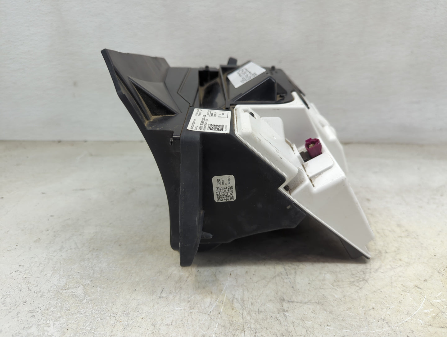 2019-2021 Bmw 330i Information Display Screen - Oemusedautoparts1.com