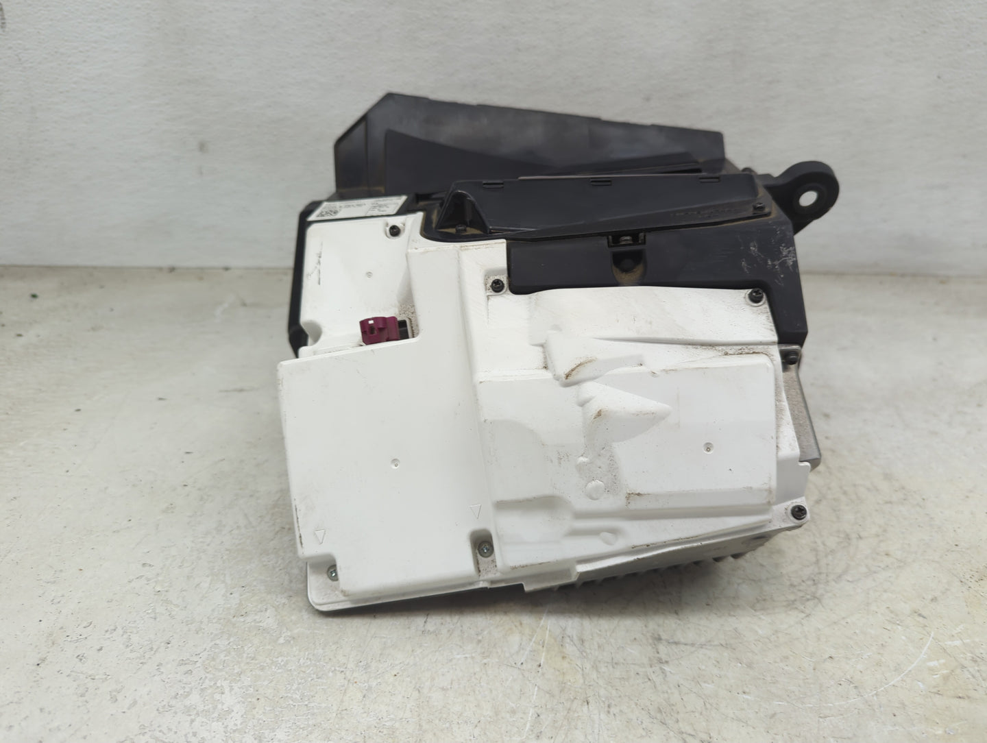 2019-2021 Bmw 330i Information Display Screen - Oemusedautoparts1.com