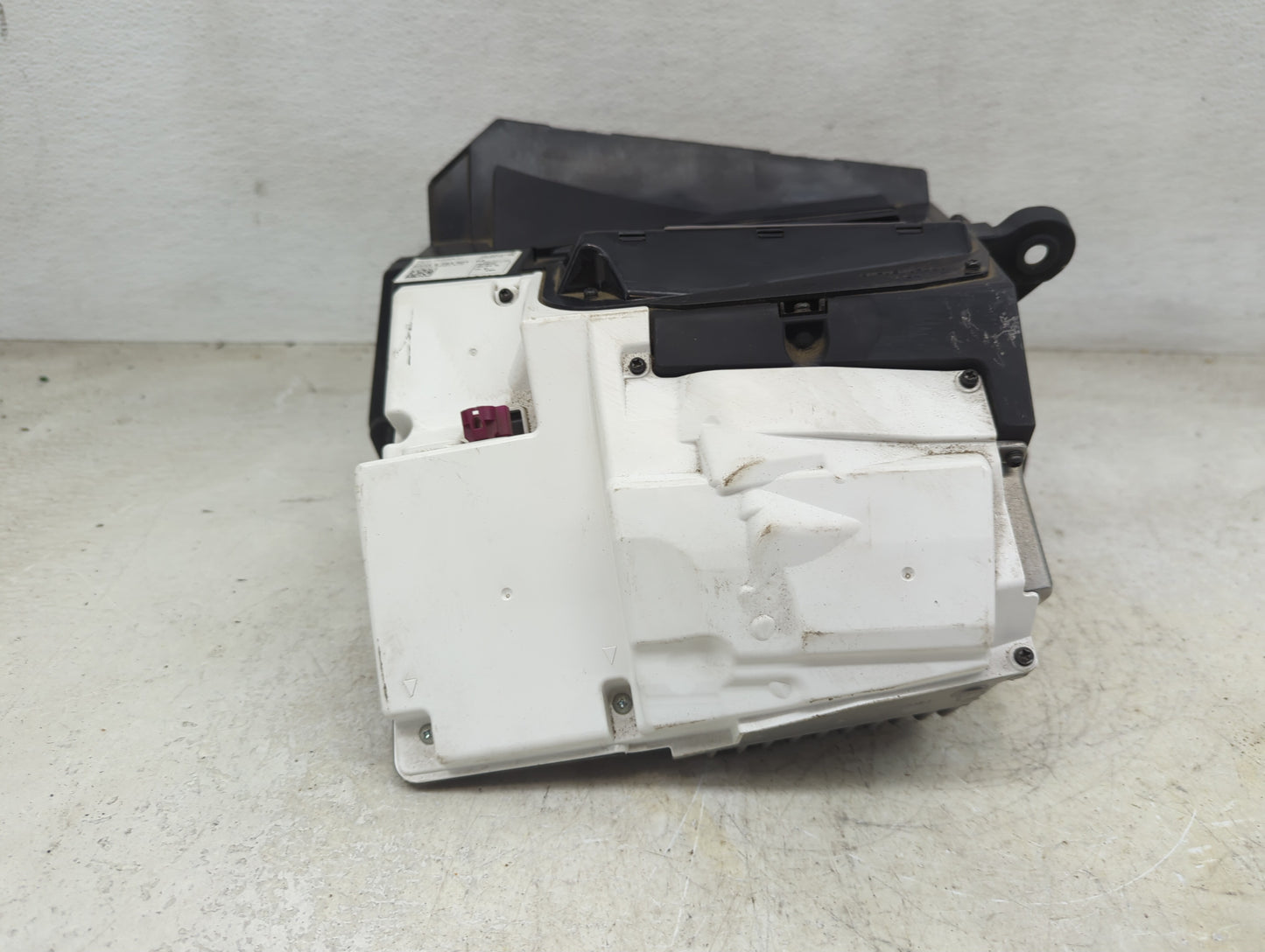 2019-2021 Bmw 330i Information Display Screen - Oemusedautoparts1.com