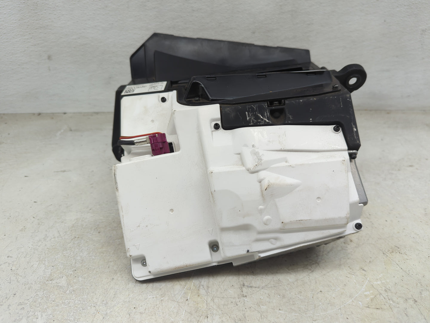 2019-2021 Bmw 330i Information Display Screen - Oemusedautoparts1.com