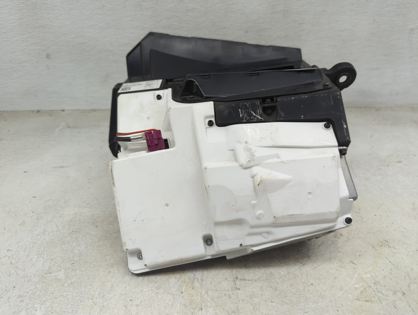 2019-2021 Bmw 330i Information Display Screen - Oemusedautoparts1.com