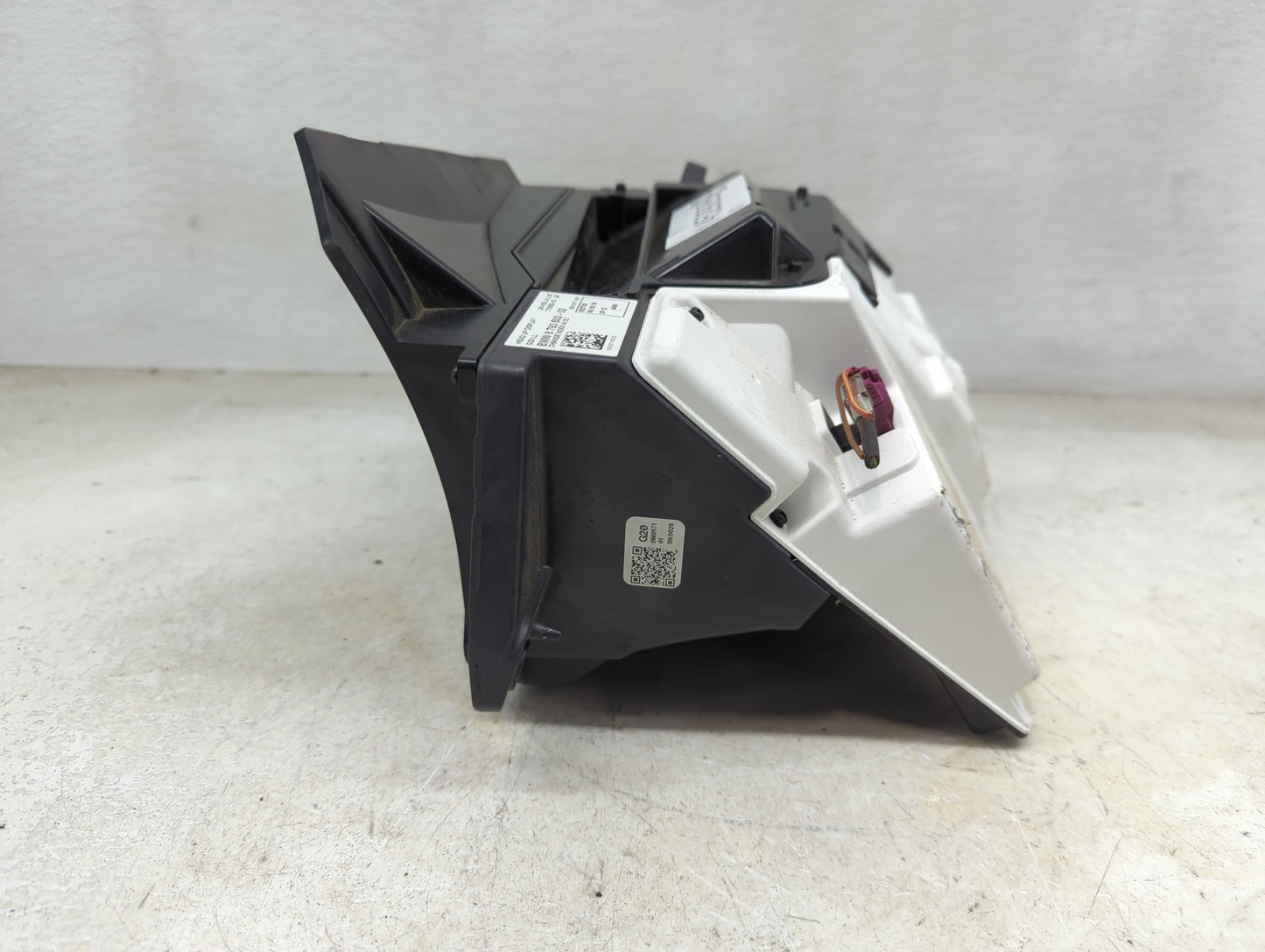 2019-2020 Bmw 330i Information Display Screen - Oemusedautoparts1.com