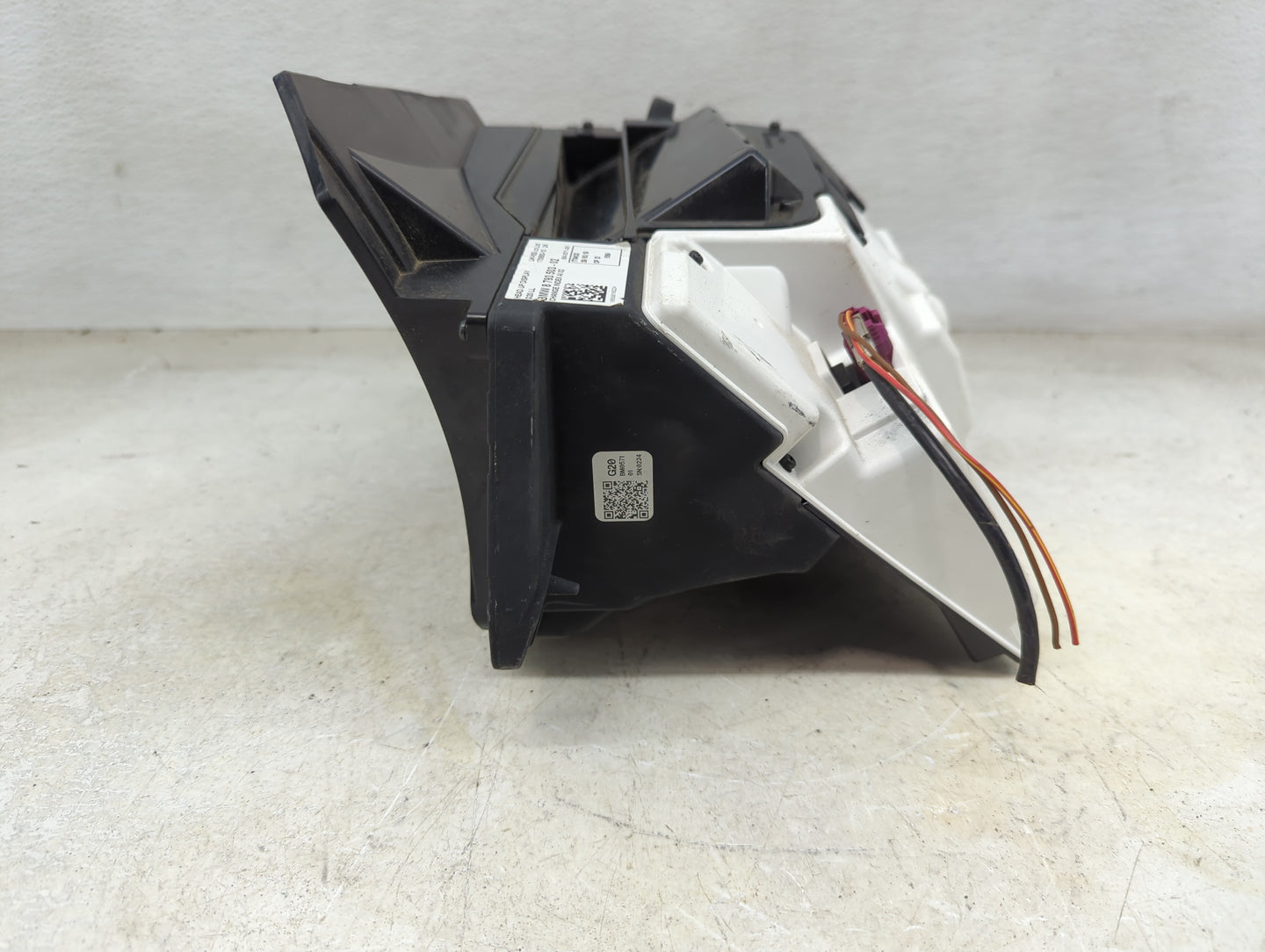 2019-2021 Bmw 330i Information Display Screen - Oemusedautoparts1.com